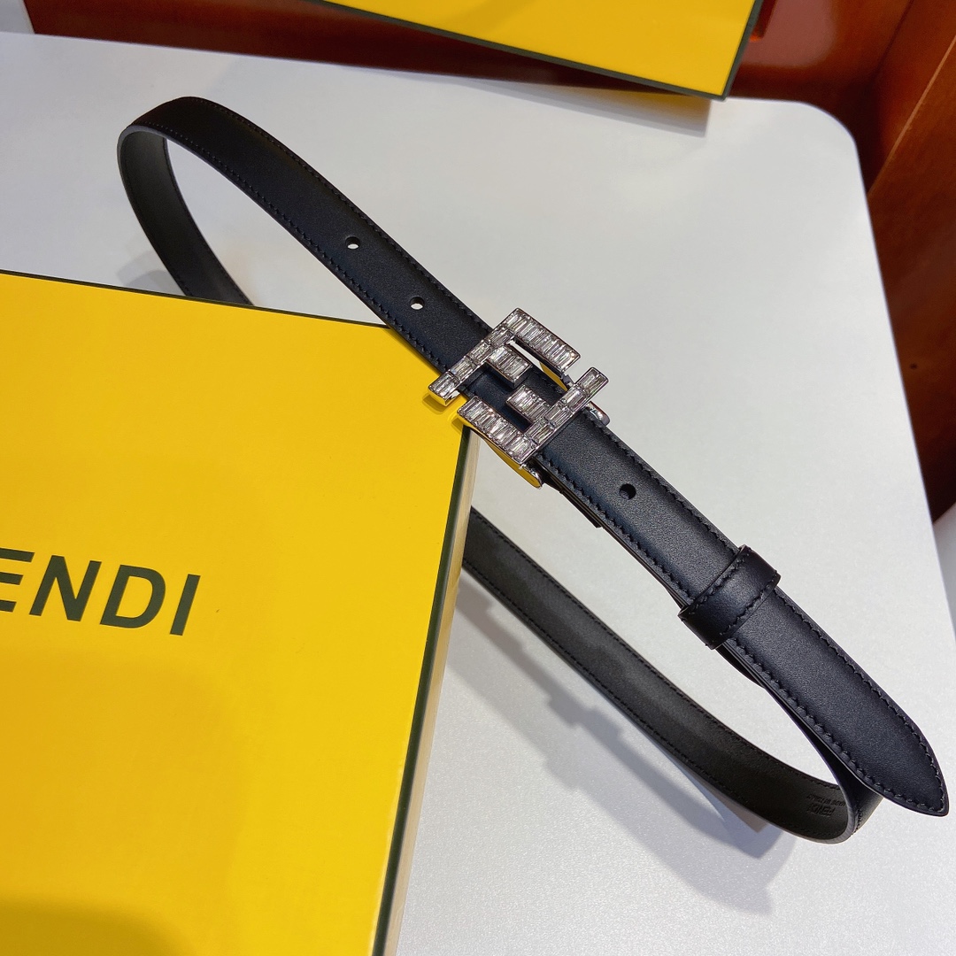 芬迪FENDI双面原版皮腰带采用原版