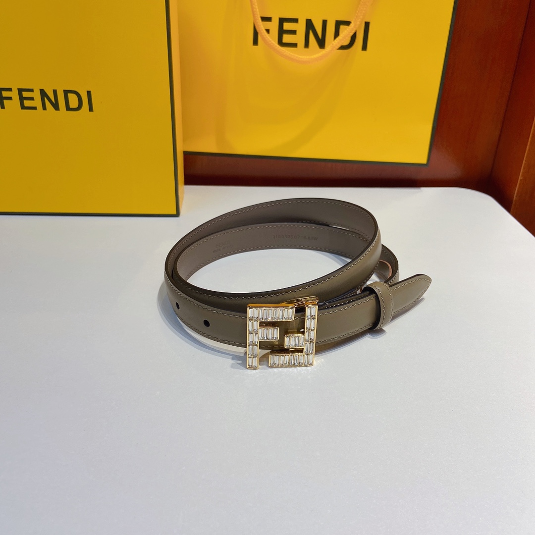 芬迪FENDI双面原版皮腰带采用原版