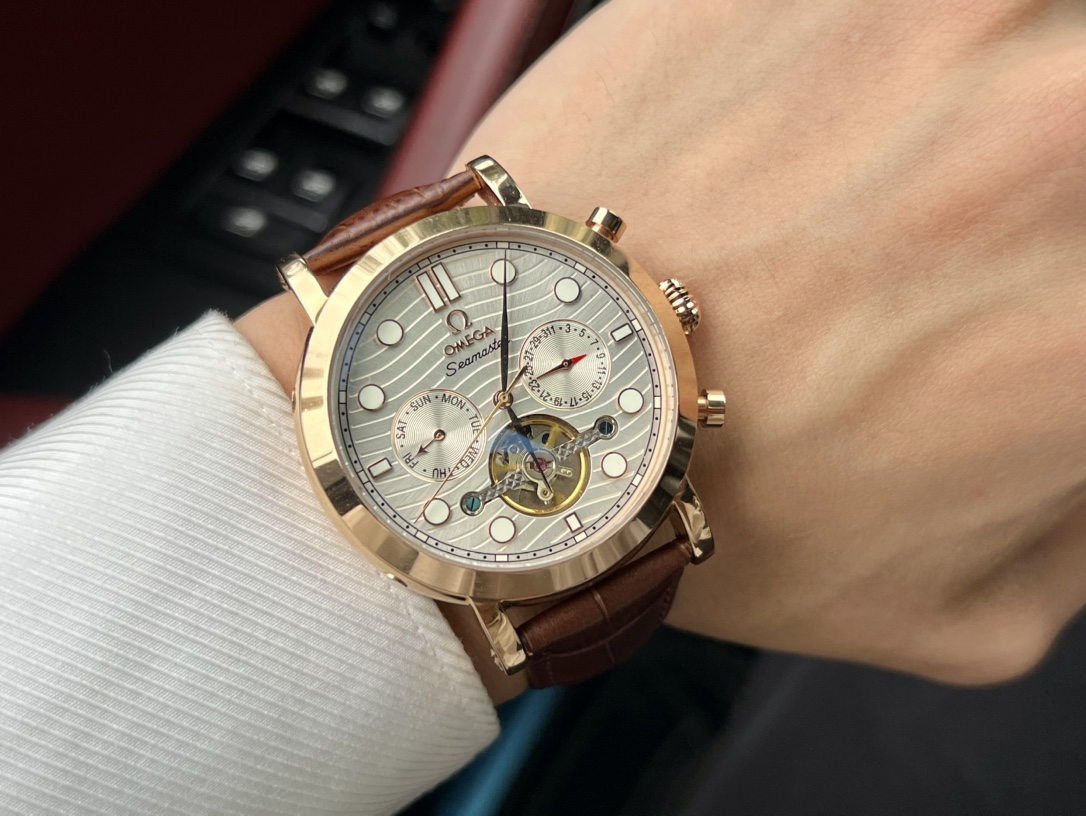 Omega Swiss Master Horology Mechanical Watch Timepiece Ref.37FD01C0 2