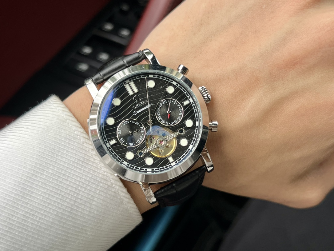 Omega Swiss Master Horology Mechanical Watch Timepiece Ref.37FD01C0
