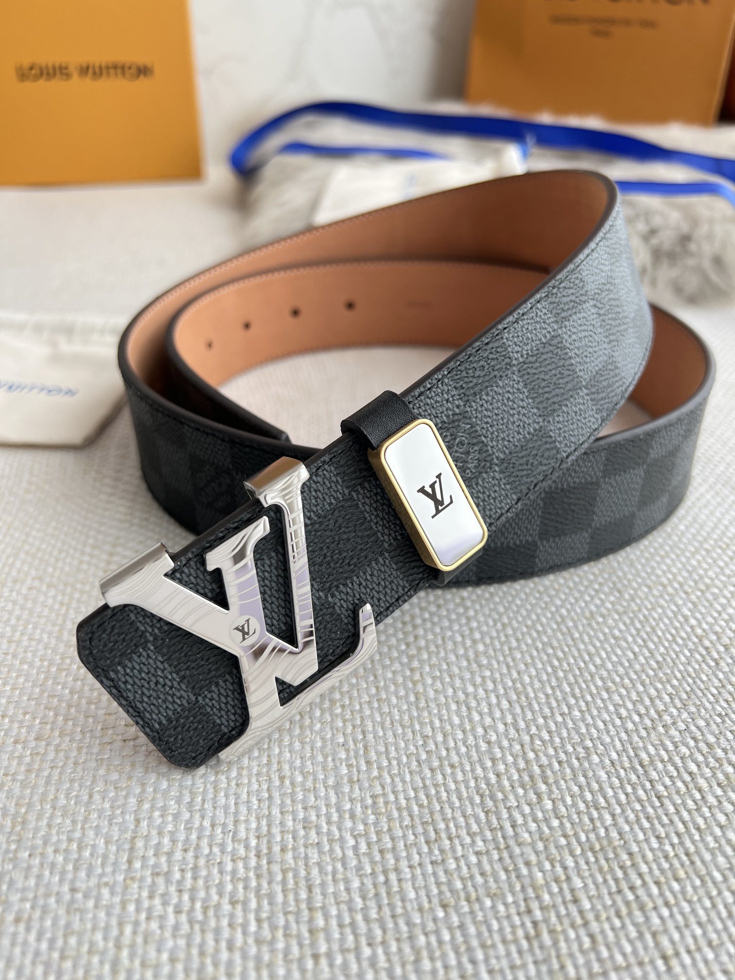 品名LV..路易..威登️腰带皮带原