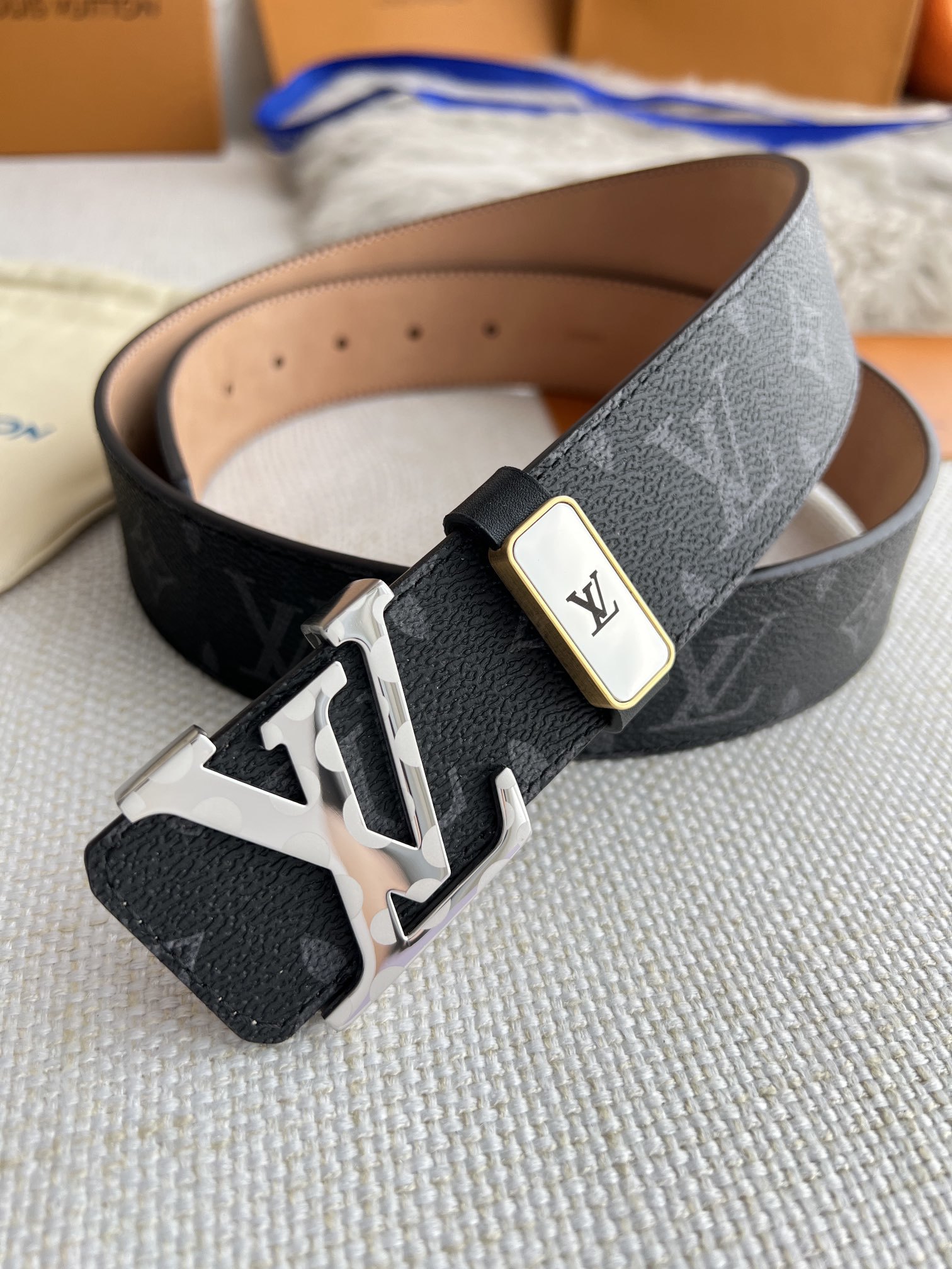 品名LV..路易..威登️腰带皮带原