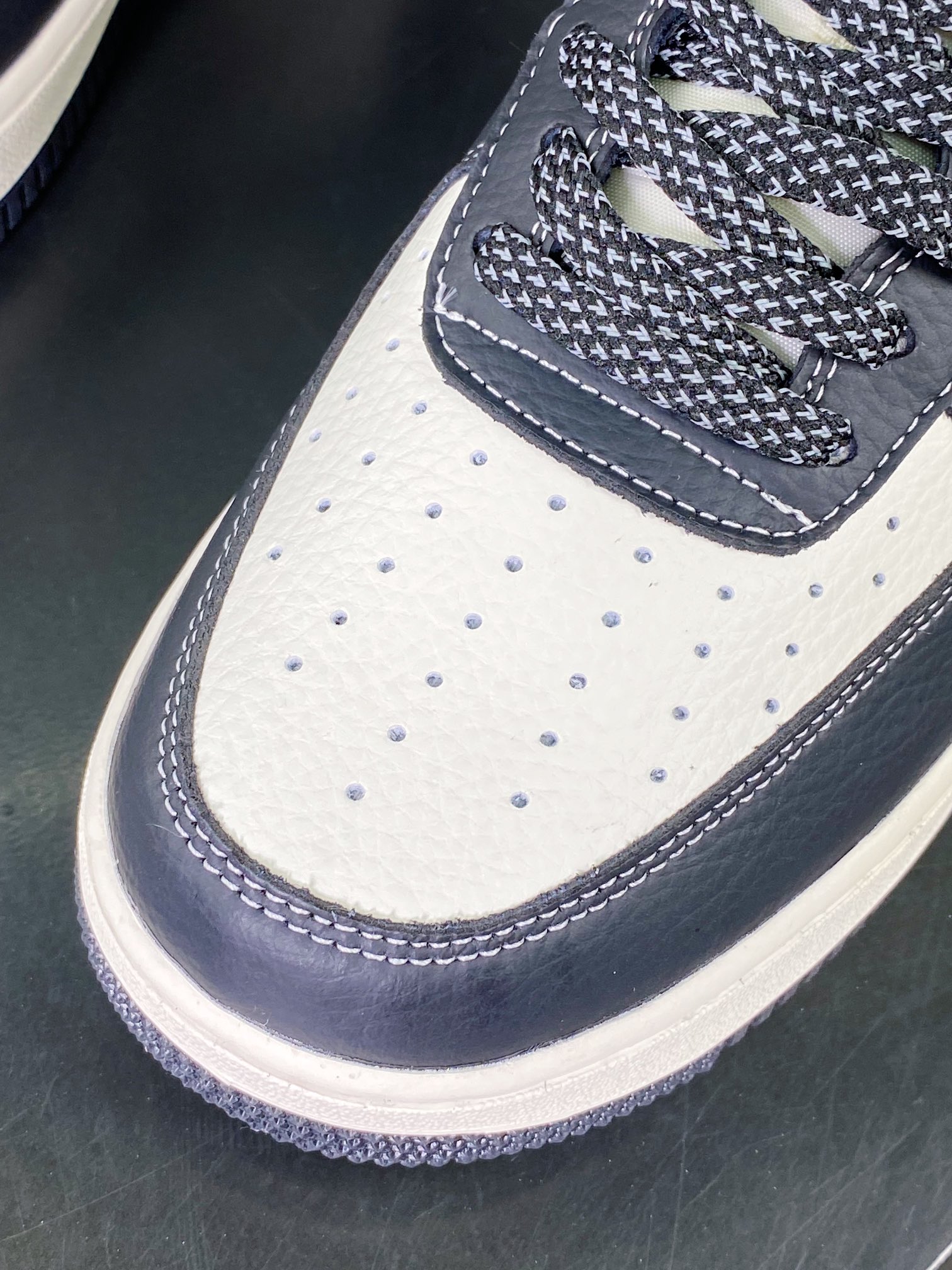 240 Air Force 1′07”Black/Beige”空军一号经典低帮百搭休闲运动板鞋 AE1686-001