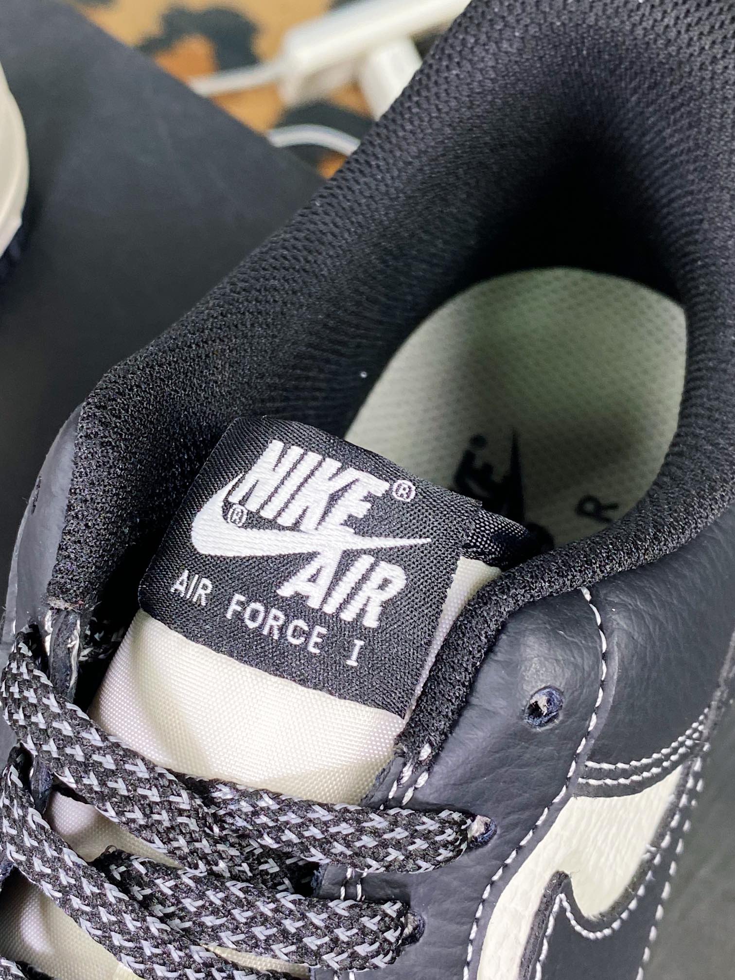 240 Air Force 1′07”Black/Beige”空军一号经典低帮百搭休闲运动板鞋 AE1686-001