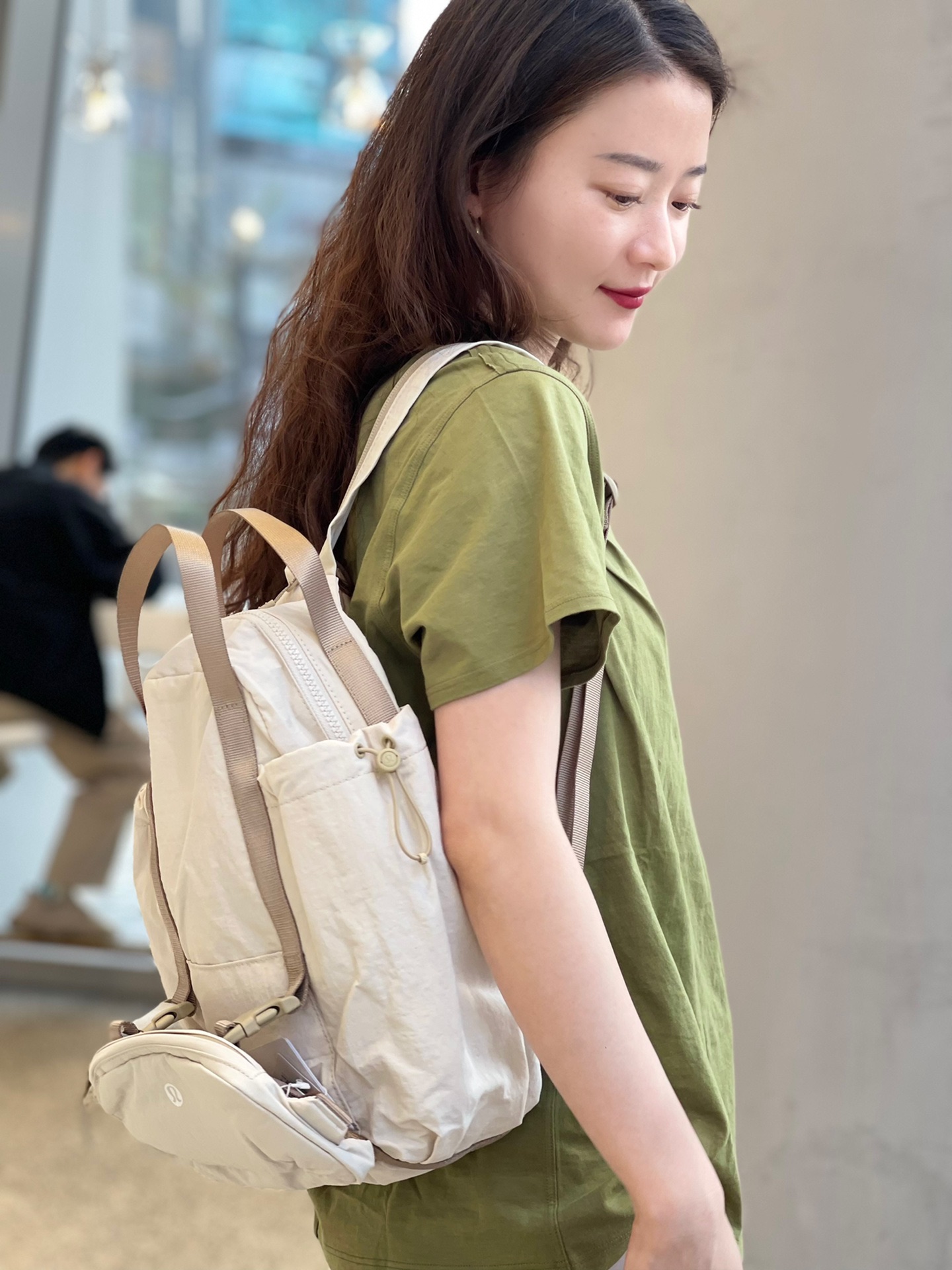 多功能背包,前面小包可拆卸单独当腰包使用 4