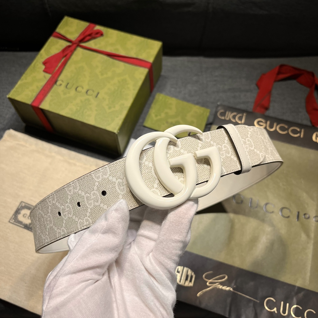   古奇  宽4.0cm  新款 从70年代的古驰档案皮带扣的当代采取，双G是重新利用，并出现在这条皮带