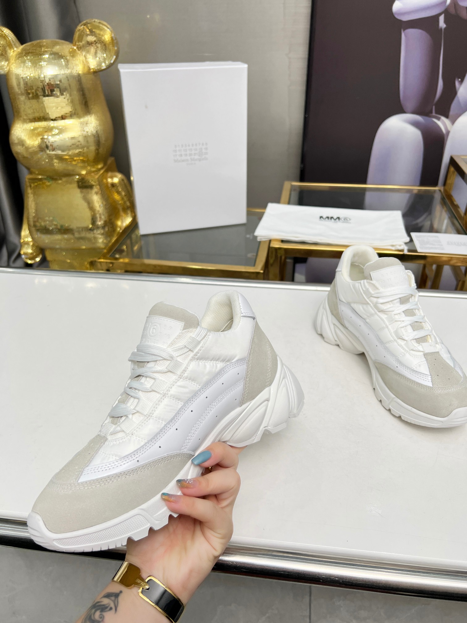 P320 Modelos de pareja Maison Margiela-Margiela muestran nuevos MM6 lavados vintage viejos zapatos c