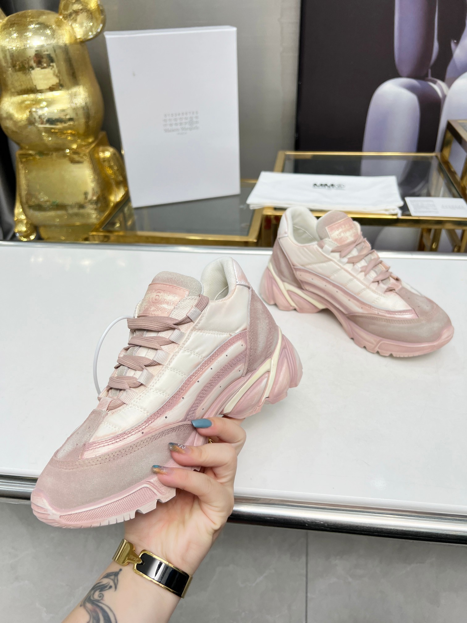 P320 Modelos de pareja Maison Margiela-Margiela muestran nuevos MM6 lavados vintage viejos zapatos c