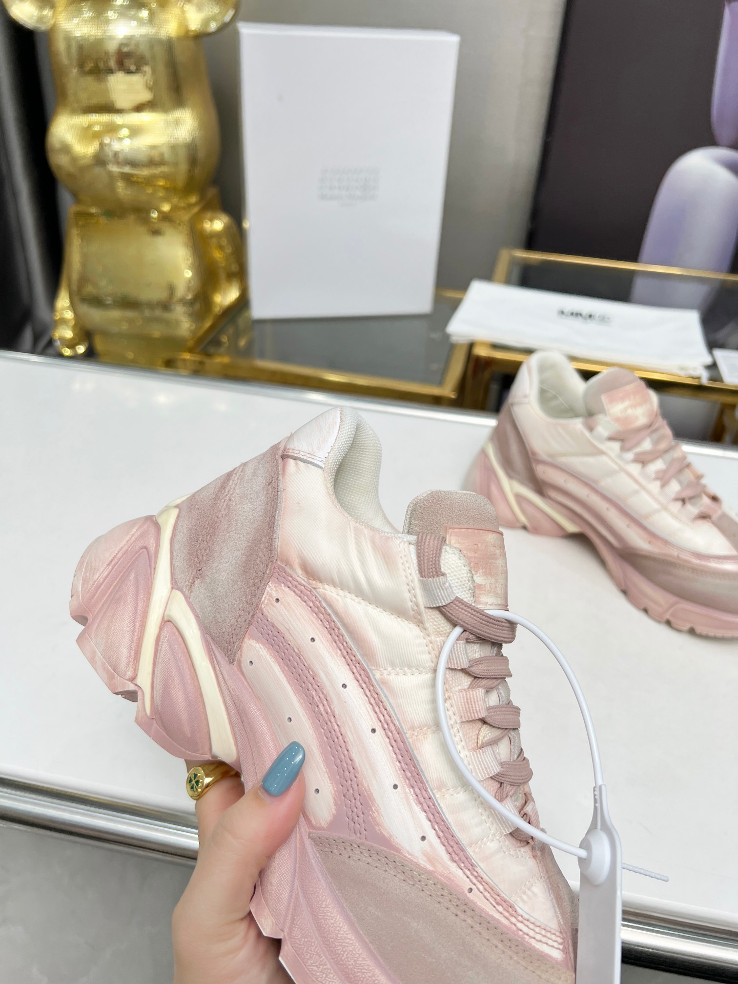 P320 Modelos de pareja Maison Margiela-Margiela muestran nuevos MM6 lavados vintage viejos zapatos c