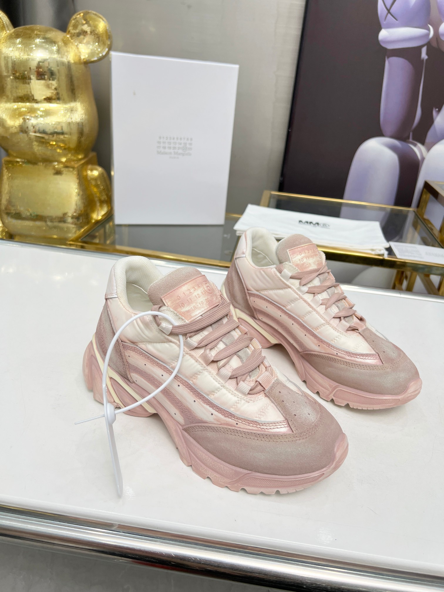 P320 Modelos de pareja Maison Margiela-Margiela muestran nuevos MM6 lavados vintage viejos zapatos c
