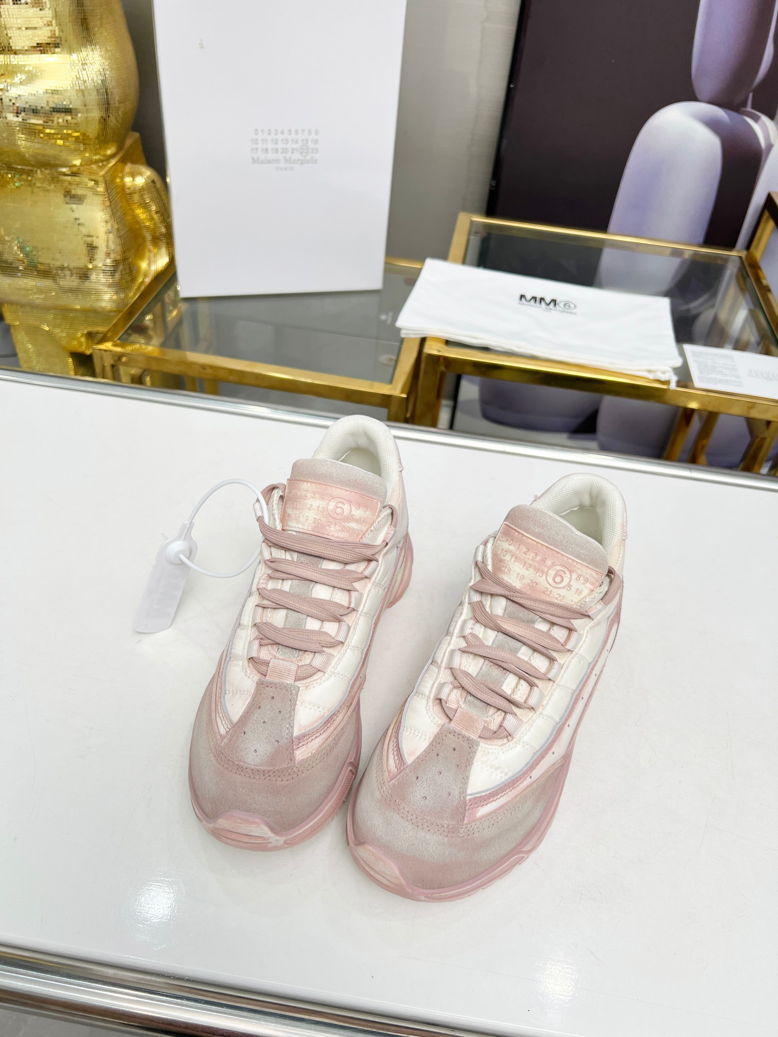 P320 Modelos de pareja Maison Margiela-Margiela muestran nuevos MM6 lavados vintage viejos zapatos c