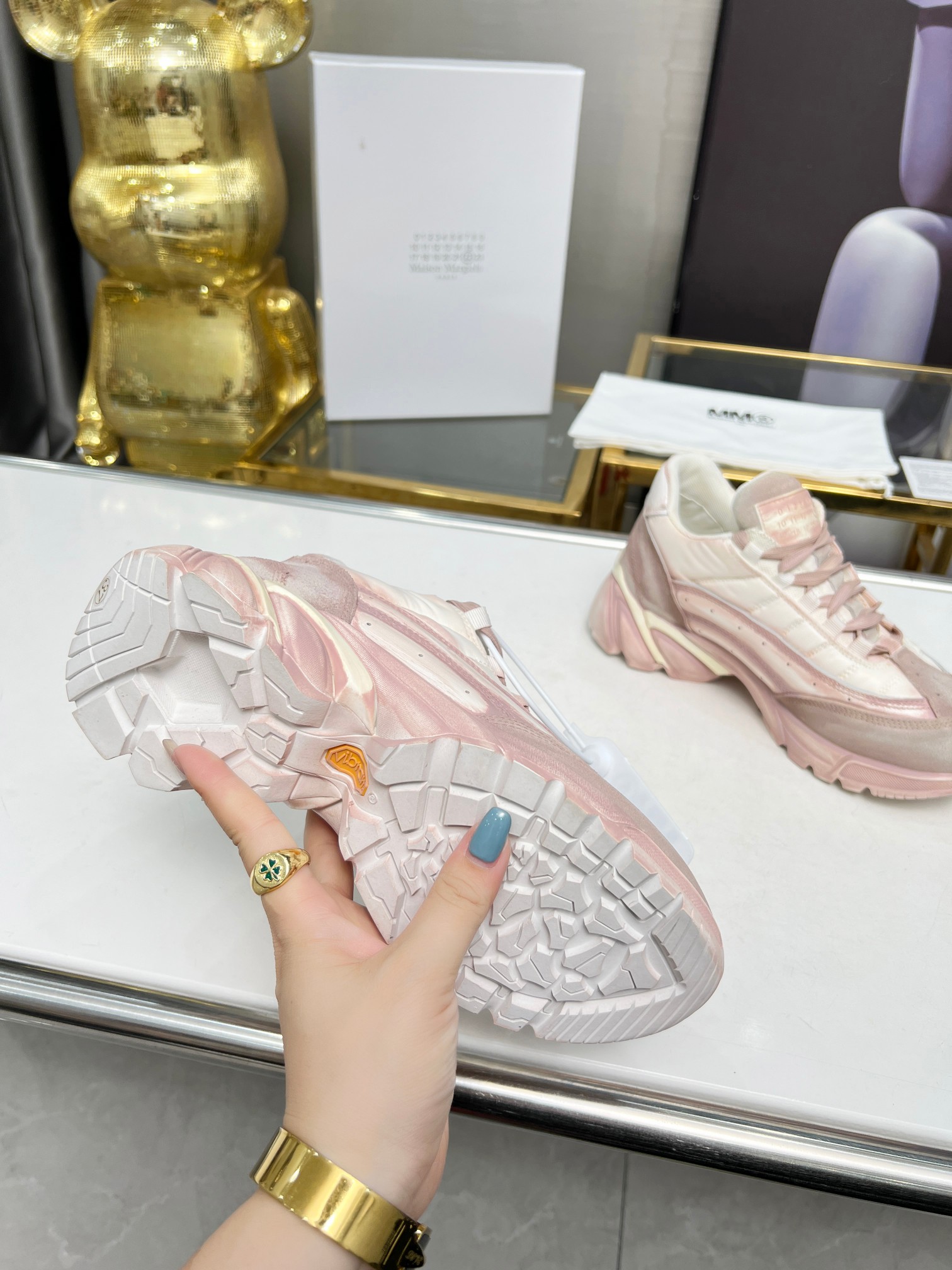 P320 Modelos de pareja Maison Margiela-Margiela muestran nuevos MM6 lavados vintage viejos zapatos c