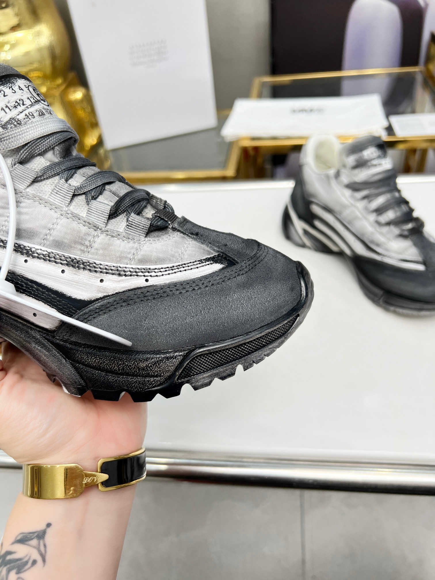 P320 Modelos de pareja Maison Margiela-Margiela muestran nuevos MM6 lavados vintage viejos zapatos c