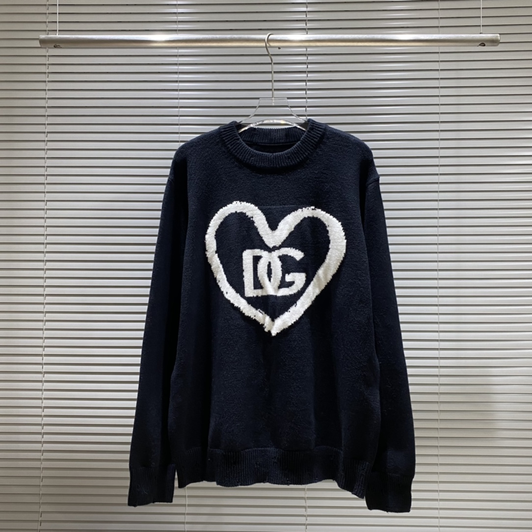 DG Suéter de cuello redondo con jacquard de corazón DG y agujeros. Color: negro. Tallas: S M L XL XXL