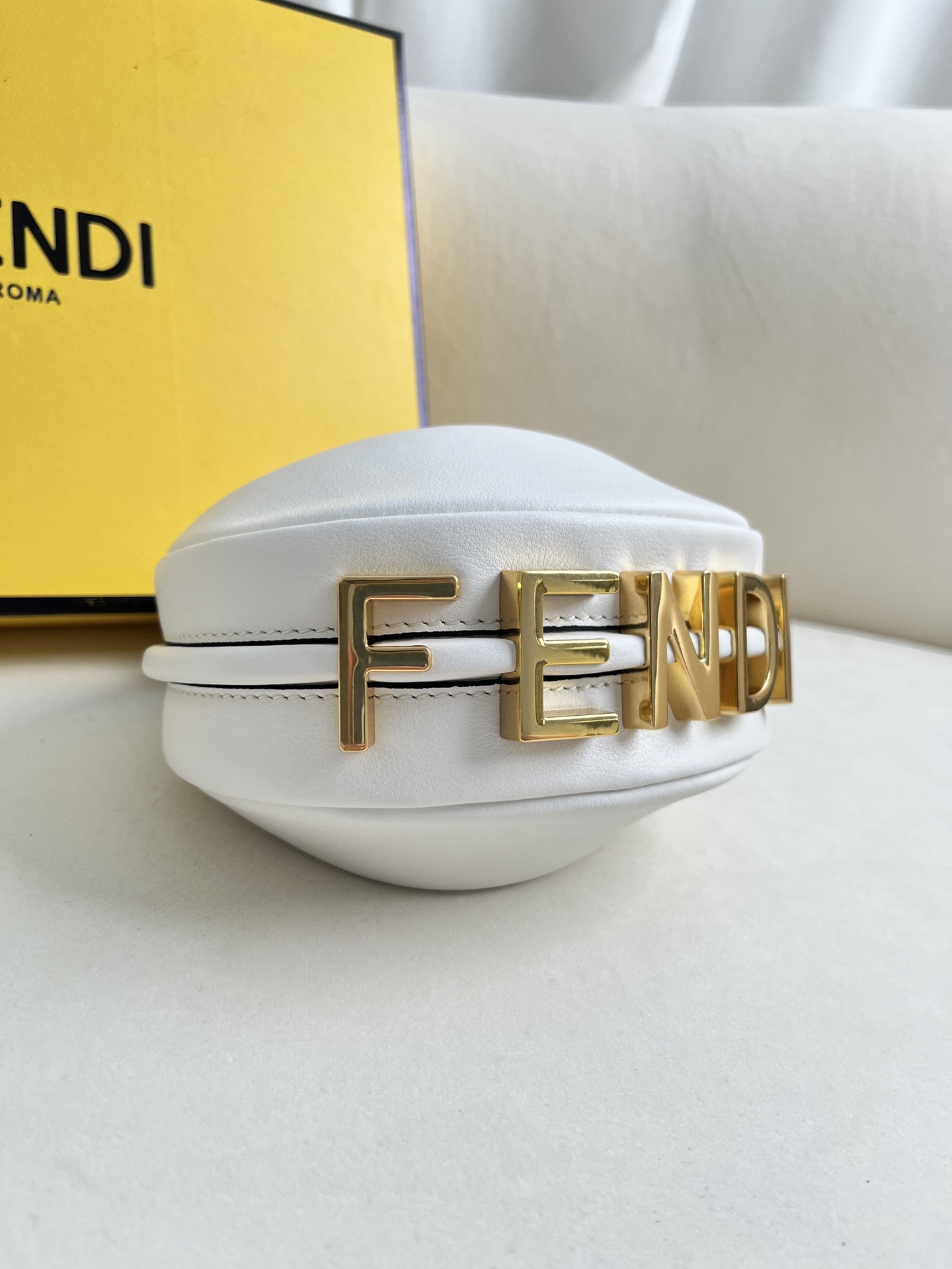 Fendi Fendipraphy White Small Crescent Shoulder Bag - Stylish and Compact 5 i1682929532 1013 4