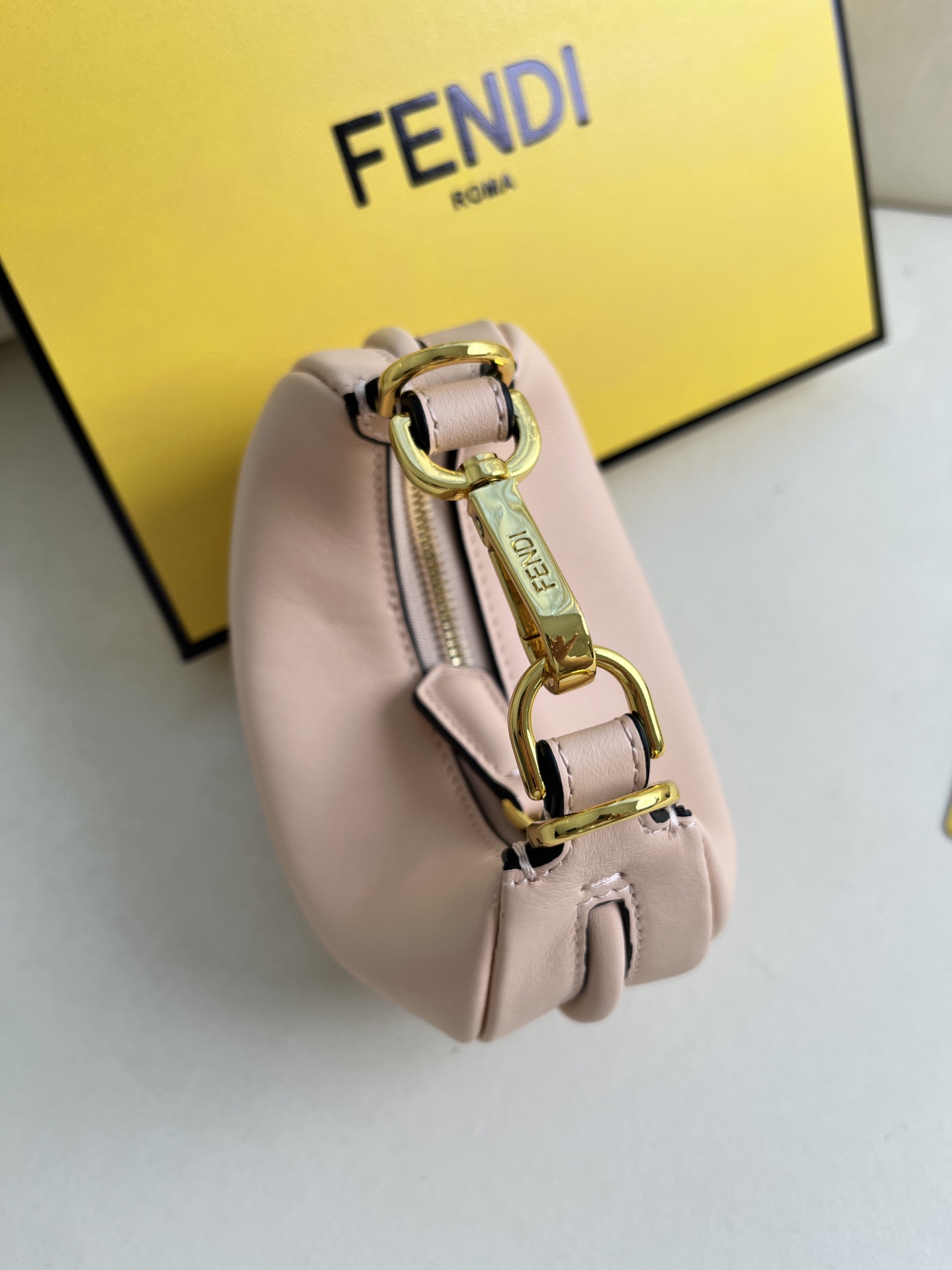 Fendi Fendipraphy Small Pink Leather Shoulder Bag, 16.5x14x5cm 4 i1682929664 1722 3