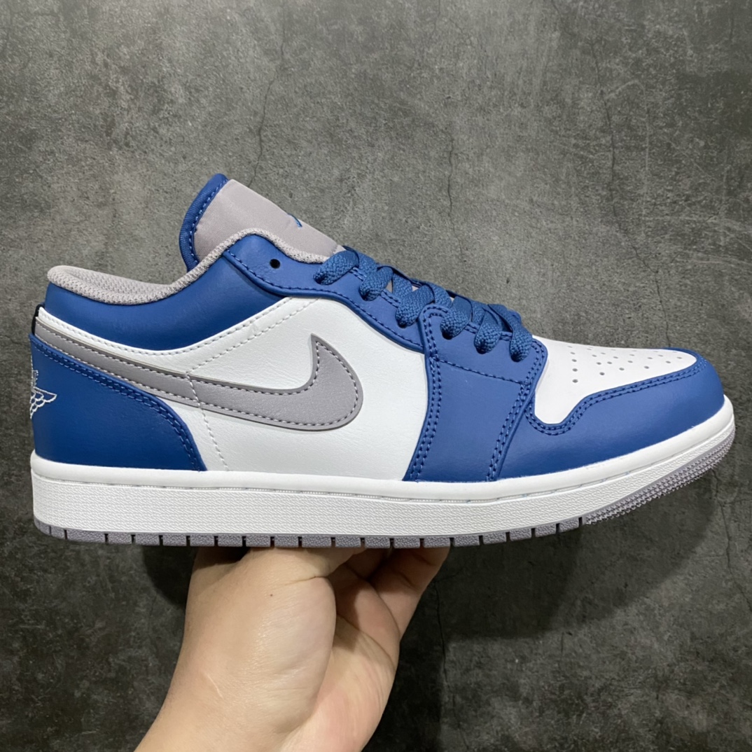 DT版本Air Jordan AJ1 Low白蓝n市场最强版 全部原鞋开发 原楦原纸板开发 全鞋电脑针车 原厂内置全掌气垫 原盒内在原标 唯一Zp原版鞋带绑法 免检产品 全新2022版型 全头层皮料 完美零毛边处理 原厂配置全掌气垫 价格定位良心 几十个配色陆续出货货号：553558-412 尺码： 35.5 36 36.5 37.5 38 38.5 39 40 40.5 41 42 42.5 43 44 44.5 45 46-莆田鞋批发中心