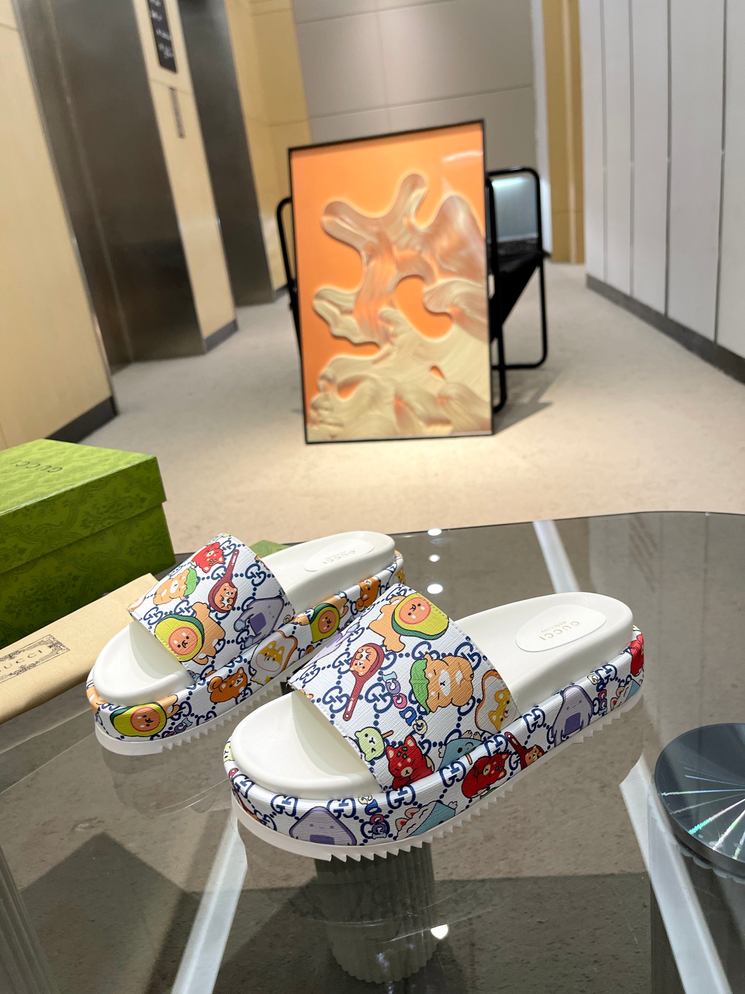 Gucci Limited Edition Platform Slides with Cartoon Print - Stylish and Comfortable 5 a1683004902201 5881
