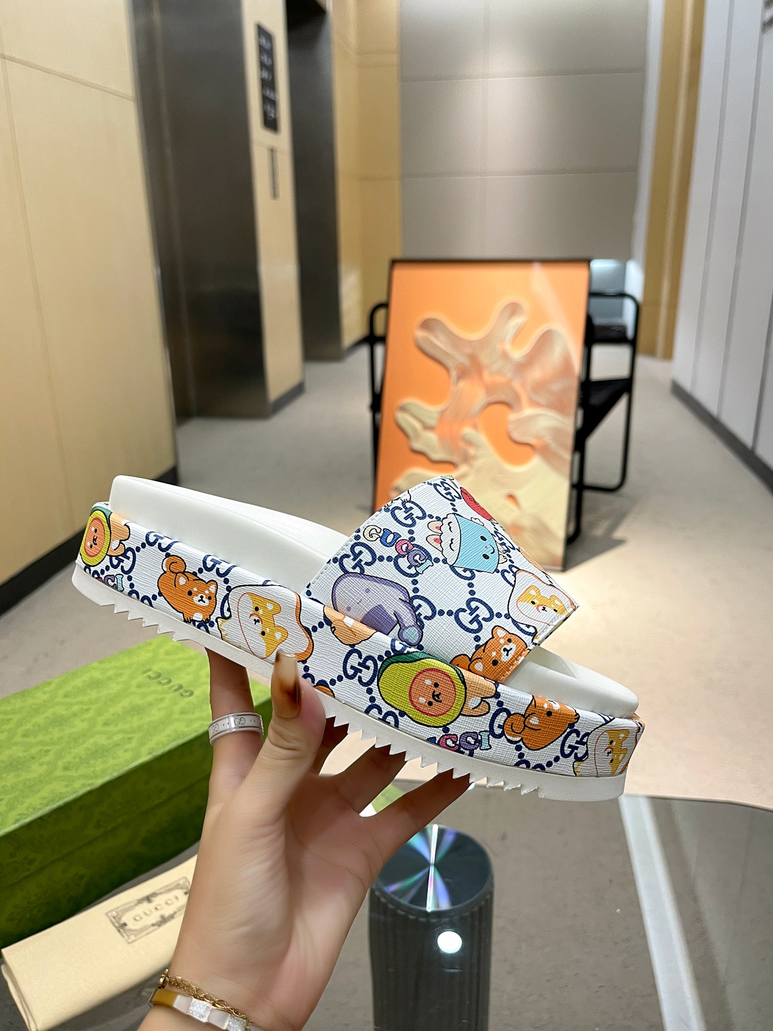 Gucci Limited Edition Platform Slides with Cartoon Print - Stylish and Comfortable 9 a1683004903872 3611