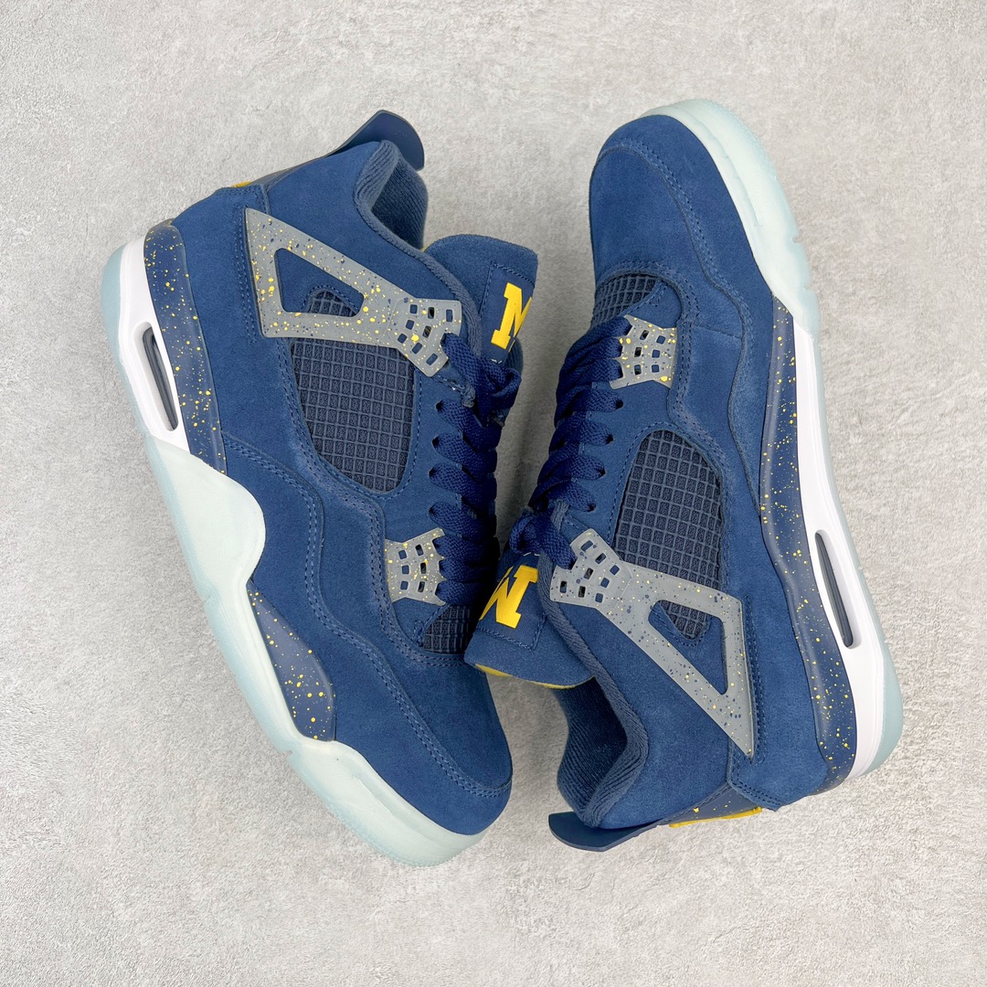 图片[3]-💰130 ＃PB版 福利特价‼Air Jordan AJ4 Retro PE 密歇根大学限定蓝黄 耗时半年巨作 40余配色陆续出货 全套原纸板楦头开发 调试30余版 确保原汁原味完美呈现四代版型 一比一鞋头弧度高度趴度鞋身弧度 此版本只针对中端市场 皮料材质有所更替 其他数据细节工艺流程均保持公司一致 细节品控鞋型随意秒杀市面3XX 4XX 原厂TPU网格鞋带扣 正确内里网布 菱角分明不变形无多余毛边 柔软性质感一致于原鞋 原厂织唛标 原厂飞人电绣工艺 独家绑鞋带手法 印刷中底布 四线拉帮 米色美纹纸贴合固定 进口港宝加持 后跟自然饱满 全鞋荧光划线卡点 追求极致完美 每一双都是工艺品 多重QC质检 超越公司货的品控标准 实实在在的免检产品 尺码：40 40.5 41 42 42.5 43 44 44.5 45 46 47.5 编码：by2936000-运动鞋