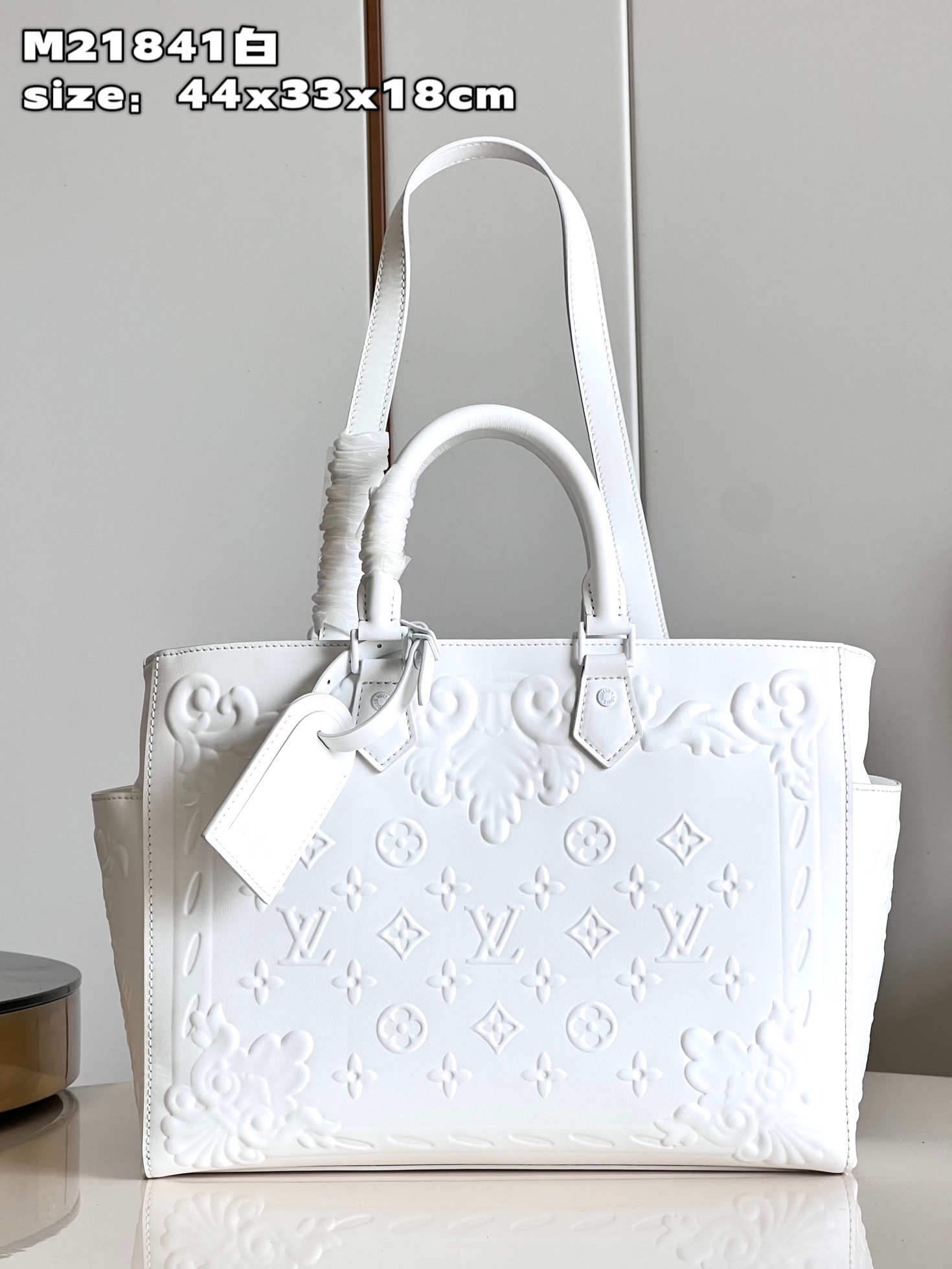 Louis Vuitton LV Sac Plat Bags Handbags White Men Cowhide M21841