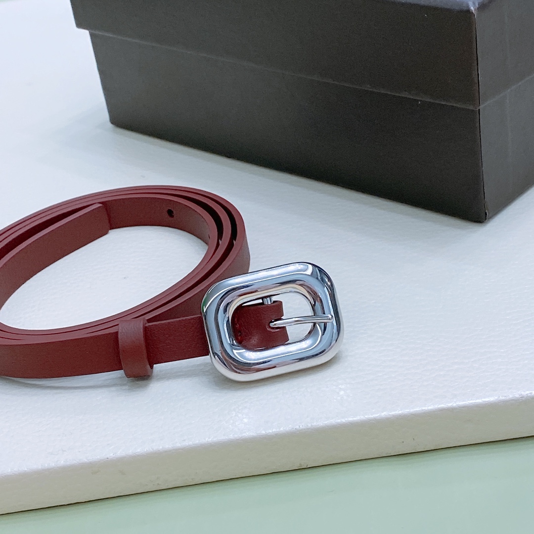 Ms. BV Calf Skin Link Belt Purchase Guide: Sizes, Material, and Buckle Details - 图片 5