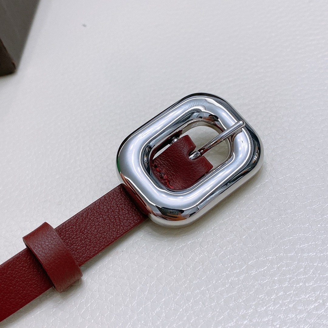 Ms. BV Calf Skin Link Belt Purchase Guide: Sizes, Material, and Buckle Details - 图片 2