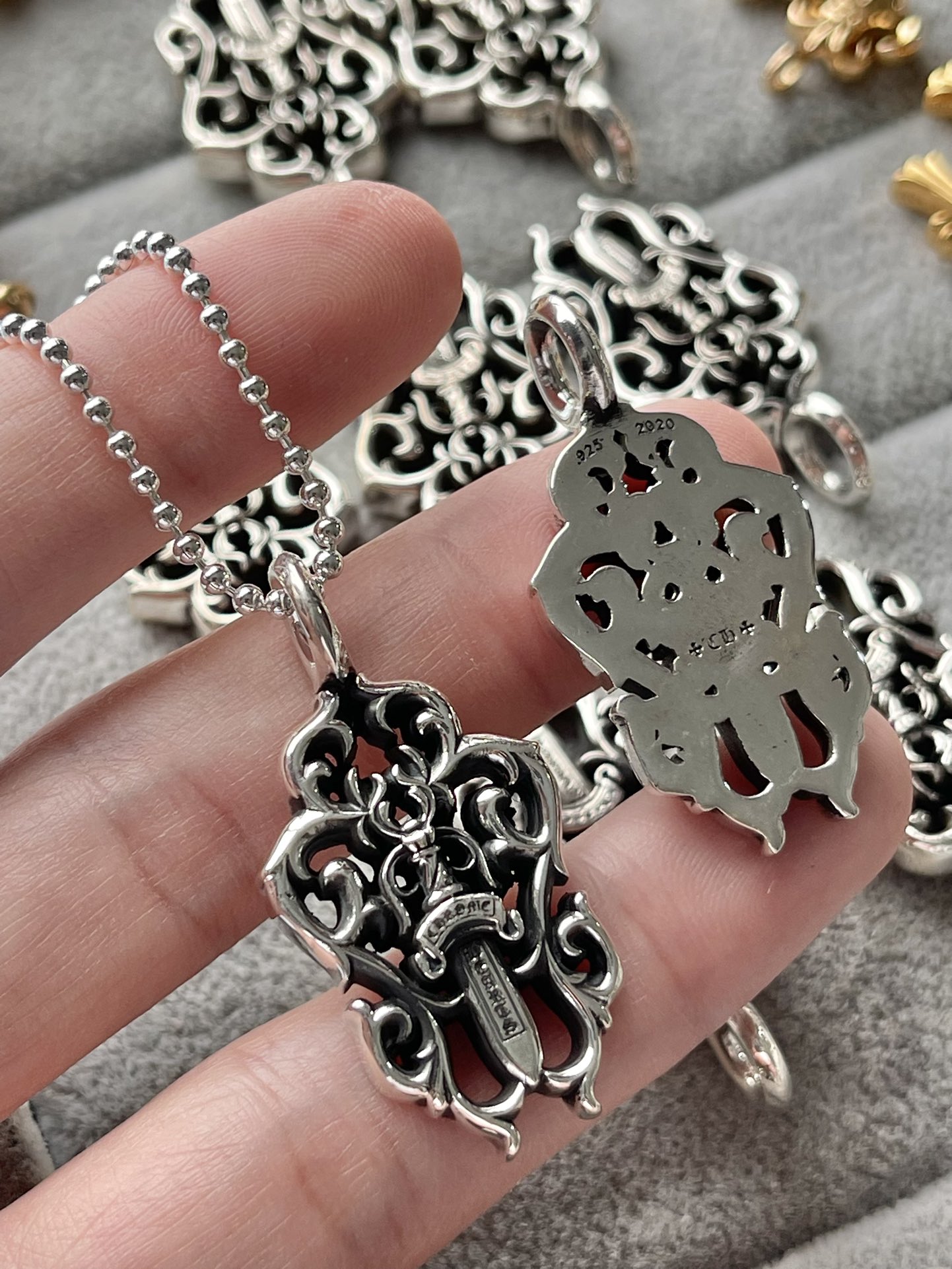 Chrome Hearts 克罗心 藤蔓宝剑吊坠项链