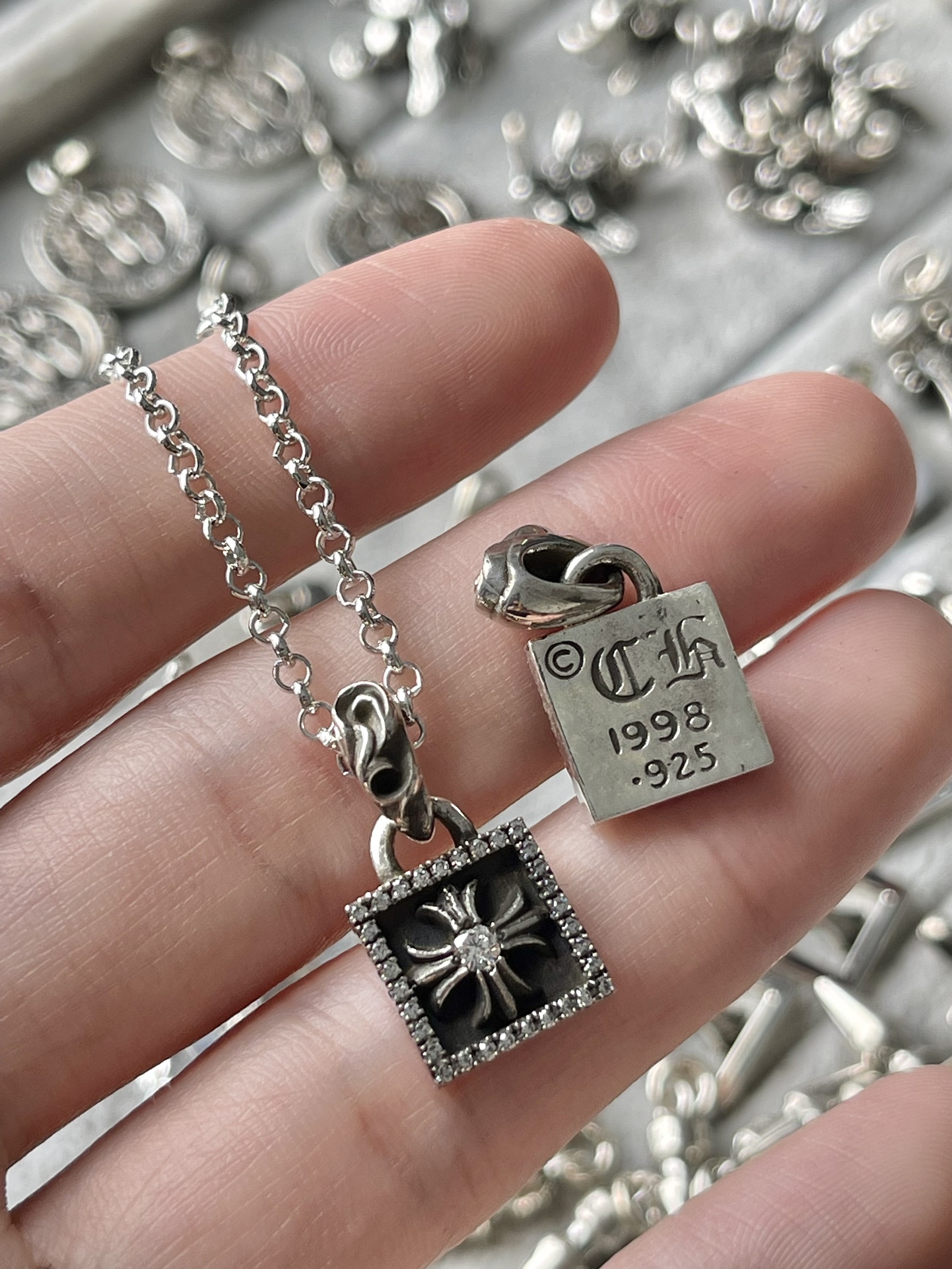 Chrome Hearts 克罗心 方形满钻十字架项链