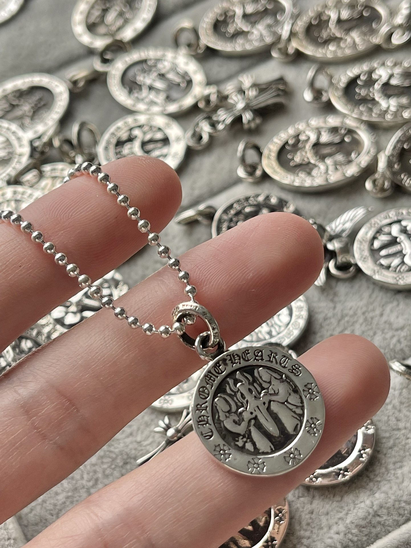 Chrome Hearts 克罗心 宝剑天使圆盘吊坠项链