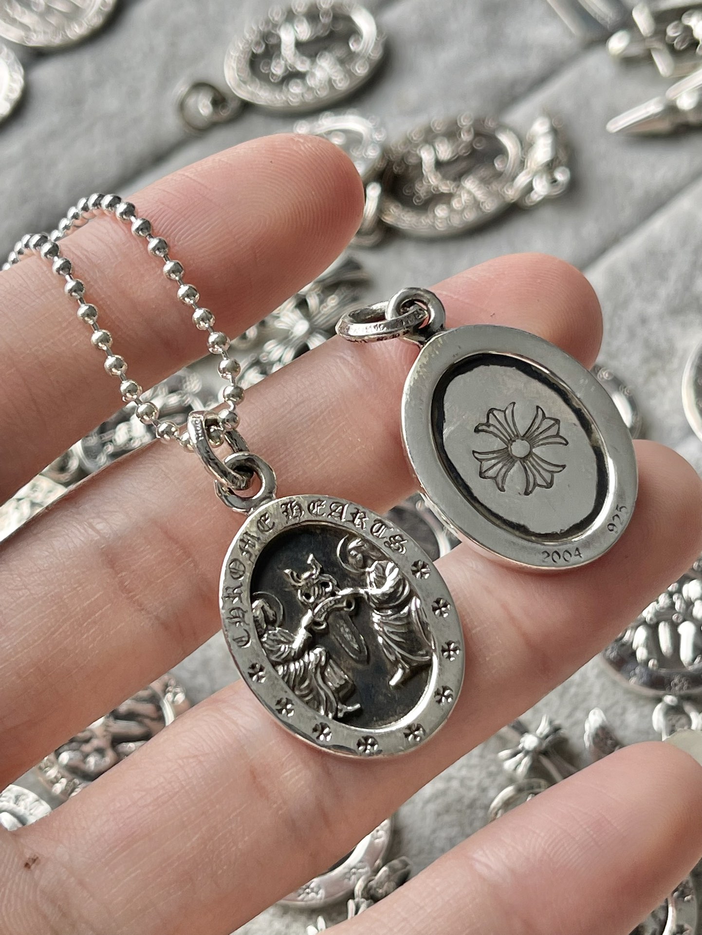 Chrome Hearts 克罗心 橢圆天使牌项链