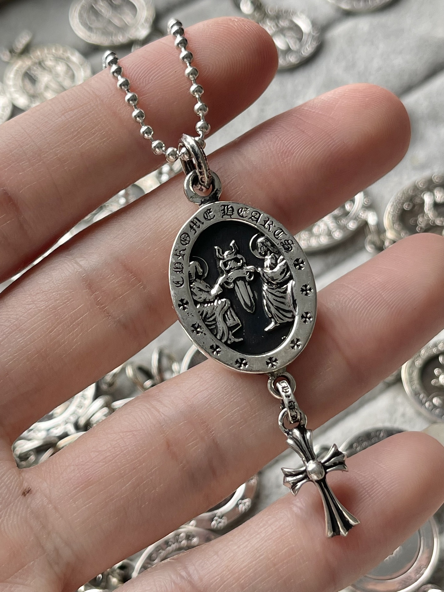 Chrome Hearts 克罗心 橢圆天使牌吊十字架 项链