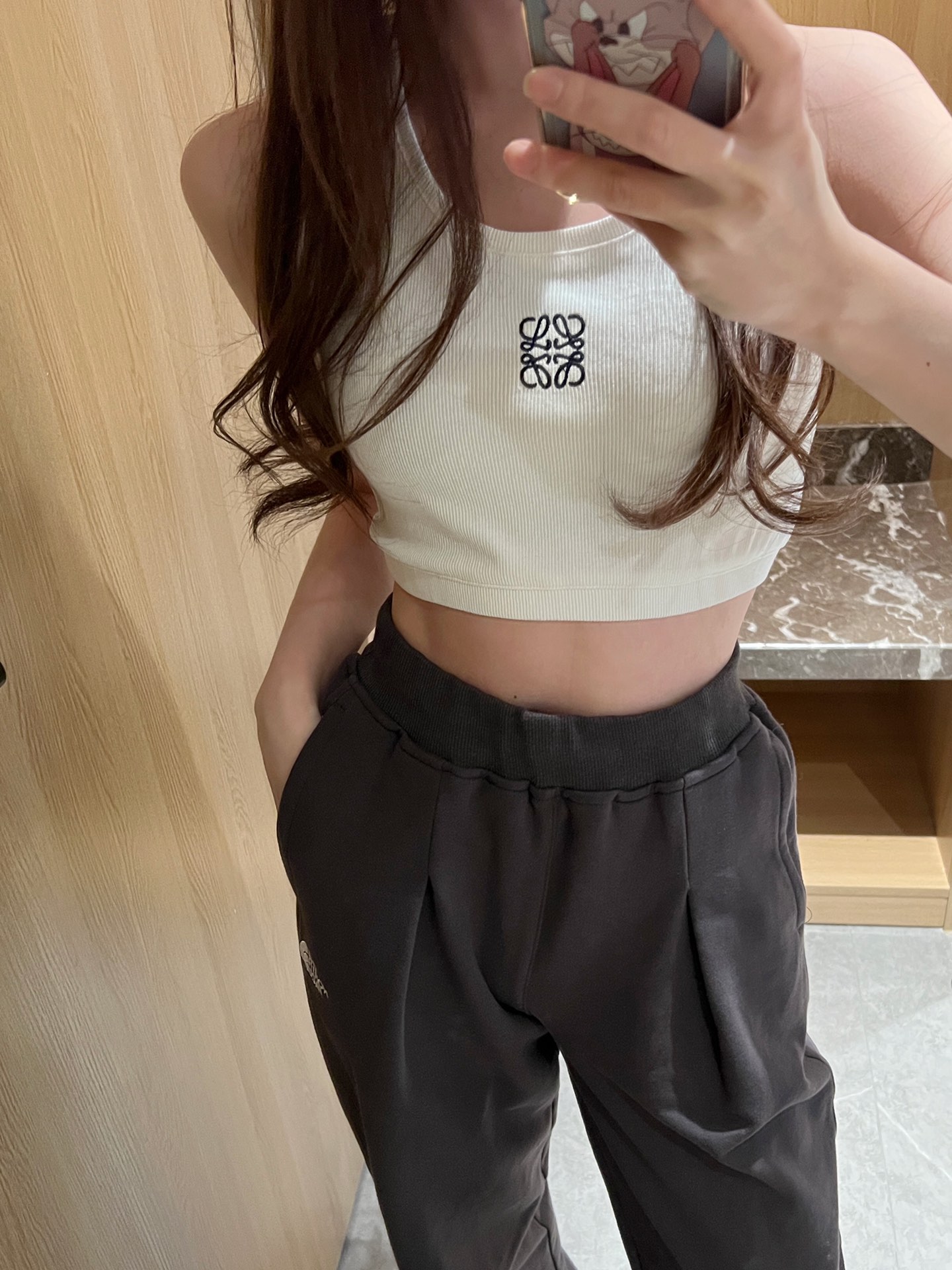 NO:306665,Really shot the upper body. Short styles are very good with high-waist pants. They are actually not exposed at all with high-waist pants. Expose a little waist. A hot girl style must be there in summer. M white heavy-industrial sequin beaded short-sleeved T, T-shirt, alexander wang19860909实拍上身 短款搭配高腰裤很可 搭配高腰裤其实一点也不暴露 露一点腰 夏天一定要有的辣妹风,M白色重工亮片钉珠短袖T,T-shirt,alexander wang,Women's clothing