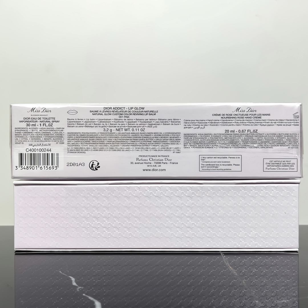 220💰包邮
迪奥花漾甜心礼盒3件套🔜2D01A3编码!配中文标❗️迪奥花漾甜心三件套!内含:甜心香水30ml,变色唇膏001#,护手霜20ml。Dior迪奥小姐花漾女士淡香水节日套装,618平台首选,