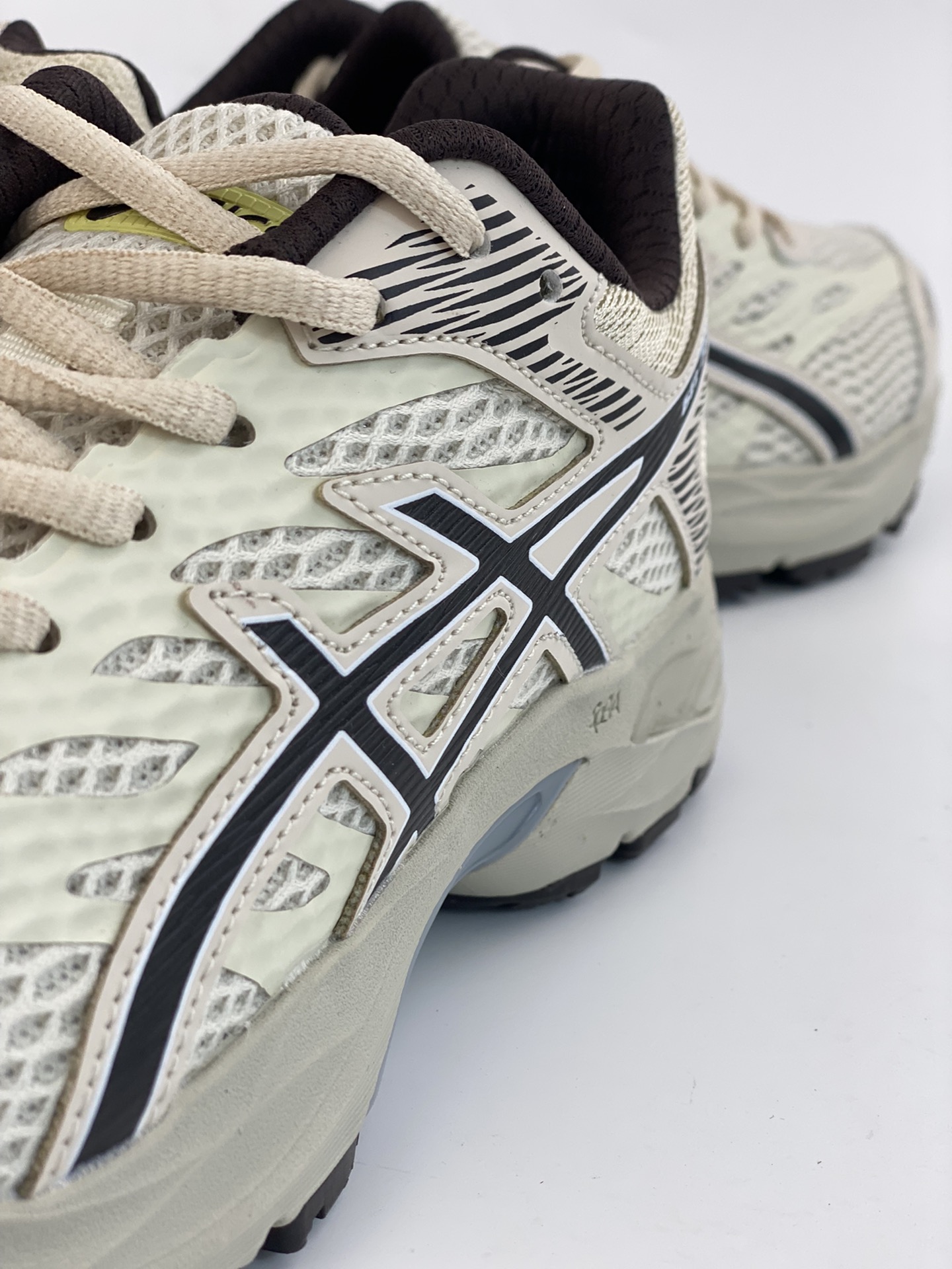 200 Asics Gel-Flux 4 版本 亚瑟士运动休闲透气专业跑鞋 1011A614-200