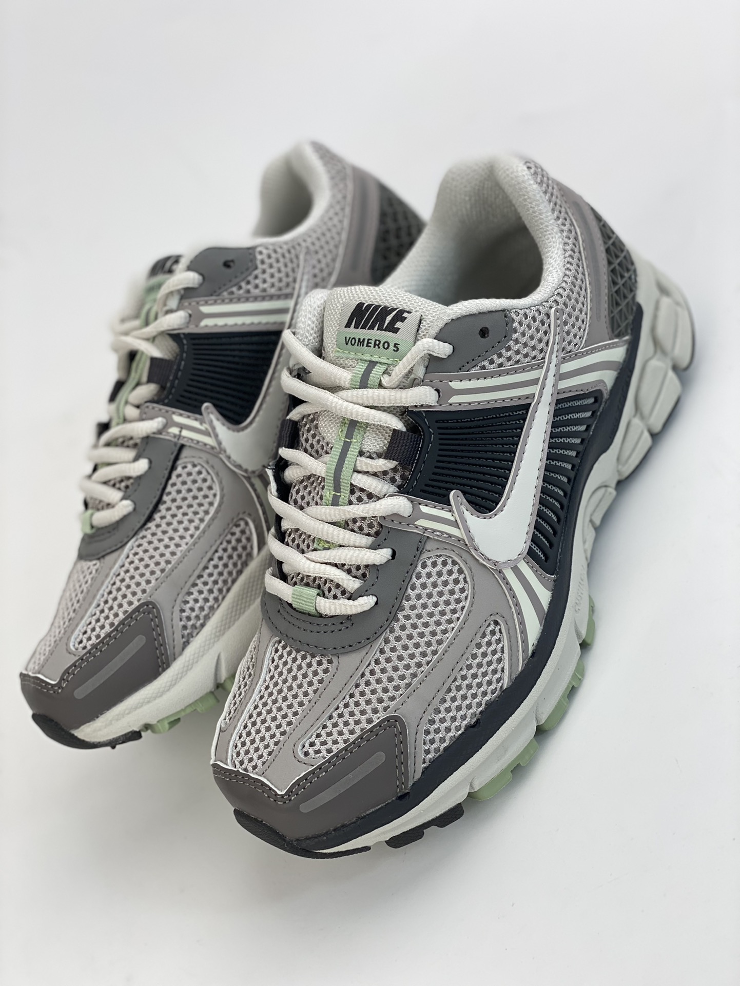180 NIKE ZOOM Vomero 5 SP 复古风潮 网面透气运动鞋 FB8825-001