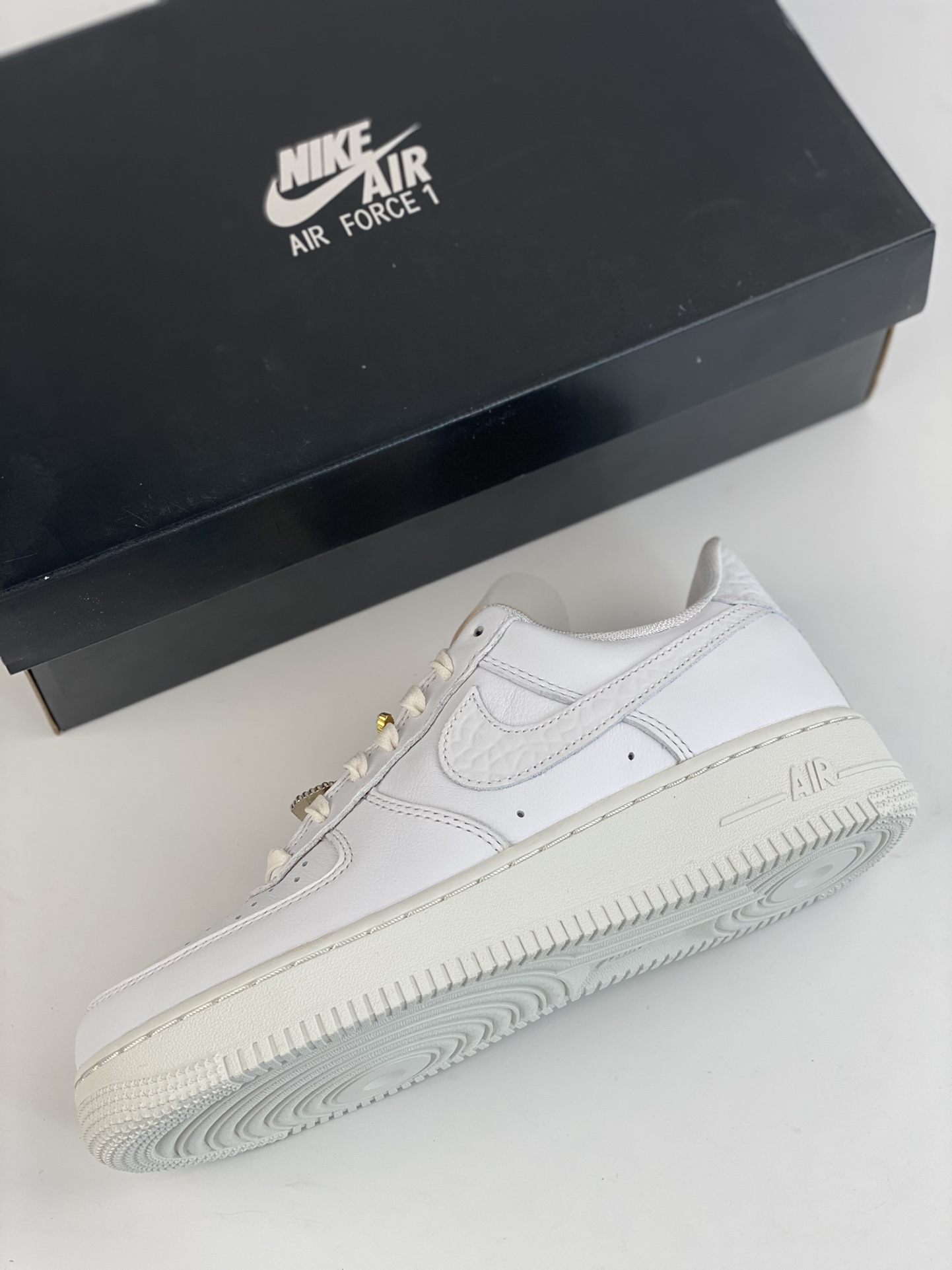 200 Nike Air Force 1 Low 07 白宝石 CZ8101-100