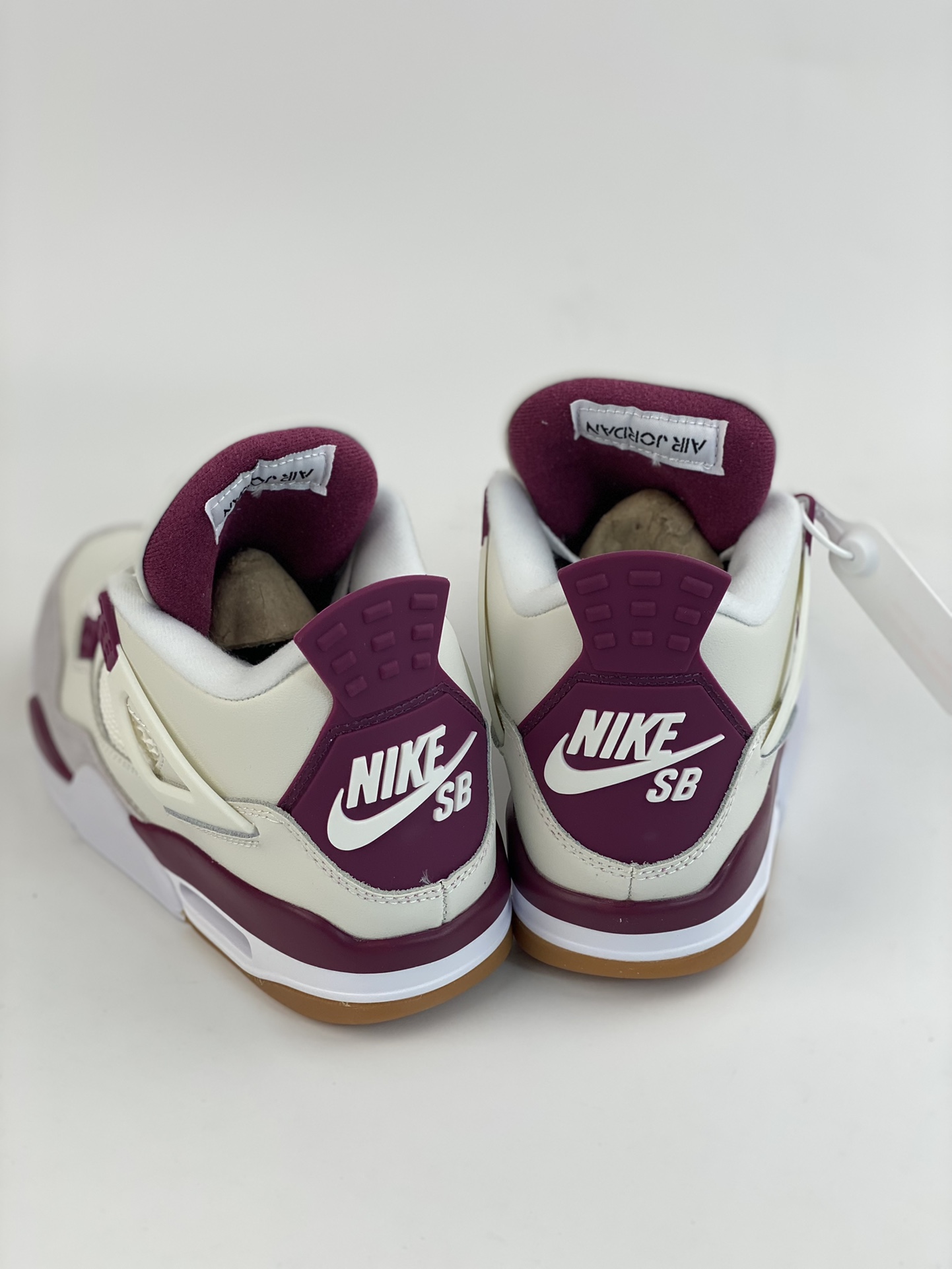 260 Nike SB x Air Jordan 4 Retro 乔丹四代 "Sapphire" 米白紫  DR5415-105