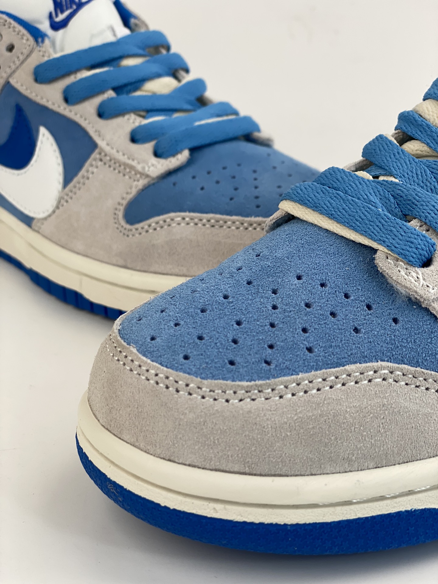 180 NIKE SB Dunk Low 蓝灰小熊饼干 DO9457