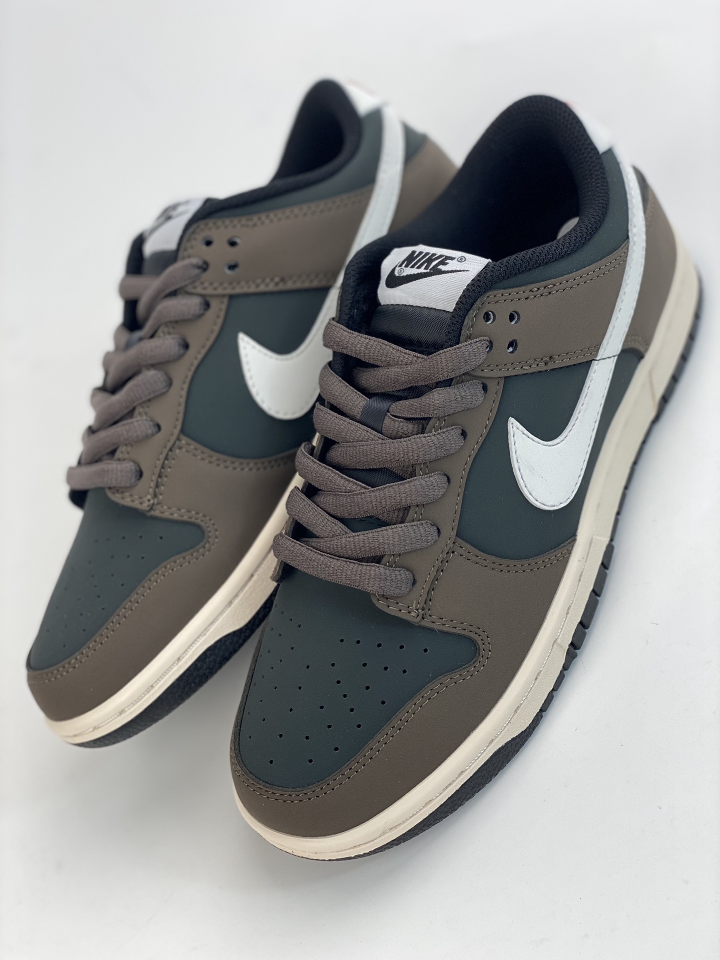 280 Nike SB Dunk Low 大友克洋麂皮摩卡黑 MG3656-038