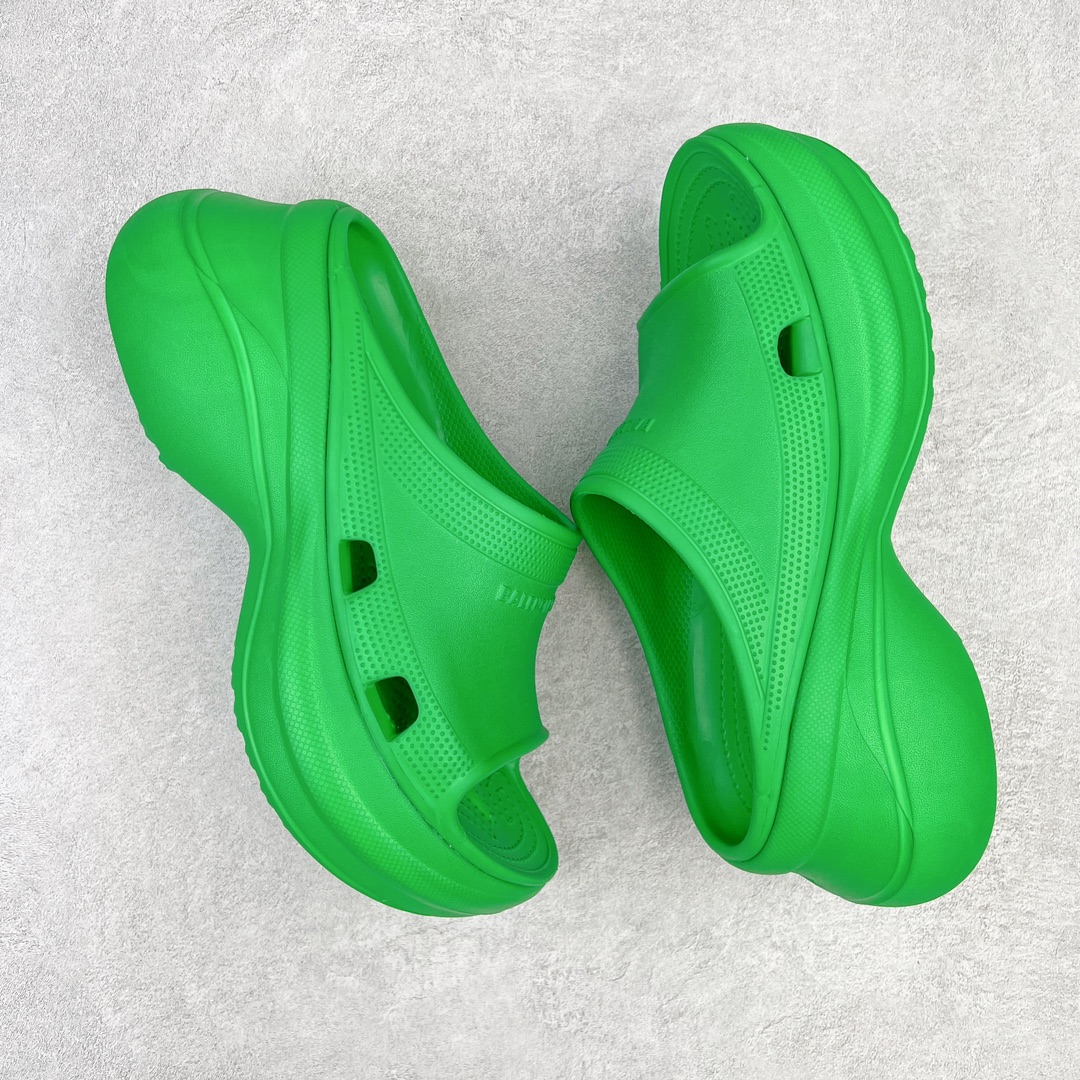 图片[3]-零售💰220 ＃DC Balenciaga Pool Crocs 巴黎世家百搭时尚厚底增高拖鞋 重金购入原鞋及原档案磨具生产指令开发 同源公司EVA粒子环保塑料 原厂指令配方 弹性卡色均保持原鞋一致 匠心打造 鞋口弧度大小 鞋面色泽质感同步原鞋 LOGO内侧钢印清晰工整 以简单的设计 提供全面的舒适性、缓震性、耐用性和支撑力 EVA外底提供优质缓震性能 5毫米足弓 鞋面凹印Balenciaga品牌标识 背面浮印尺码 同色系鞋底和鞋垫 外观时尚大气 鞋底采用耐磨的材质 穿上它都会感觉到舒适的体验 尺码：36 37 38 39 40 编码：by2936020-运动鞋