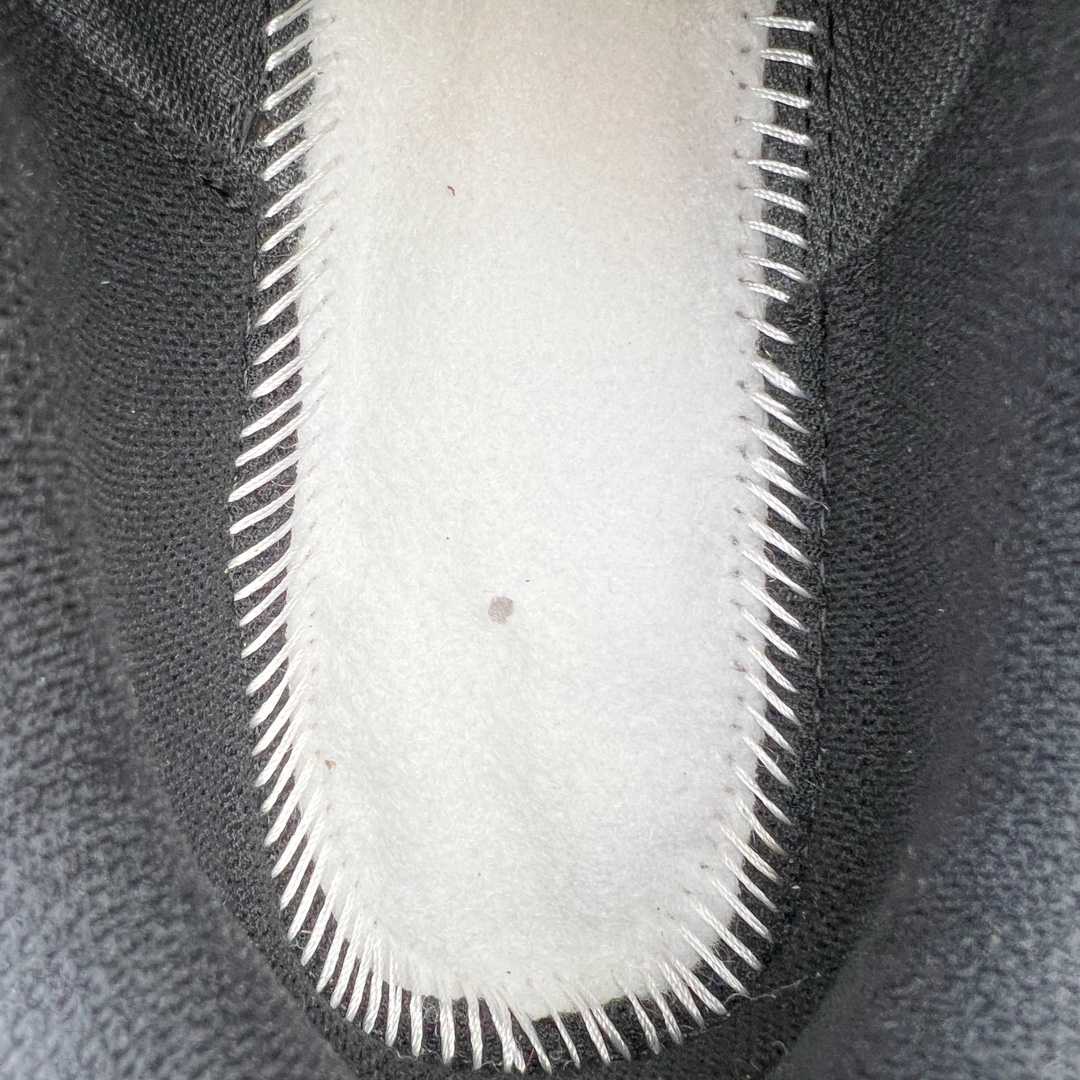 图片[9]-＃TG纯原福利 NK Air Zoom Winflo V9 登月网面透气专业跑步鞋 DD6203-001 原档案数据原厂网纱 正确高频花纹 前后掌内置Zoom Air气垫 原装MD大底 脚感完美还原 原盒原配 QC检验、钢印 俱全 原底科技 同步原版 脚感堪比Boost 尺码：39 40 40.5 41 42 42.5 43 44 44.5 45-选品中心