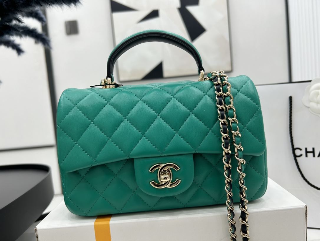 AS2431拼色羊皮Chanel23P最新MiniCFhandle手提包经典菱格口盖包饰以精致经典链子搭