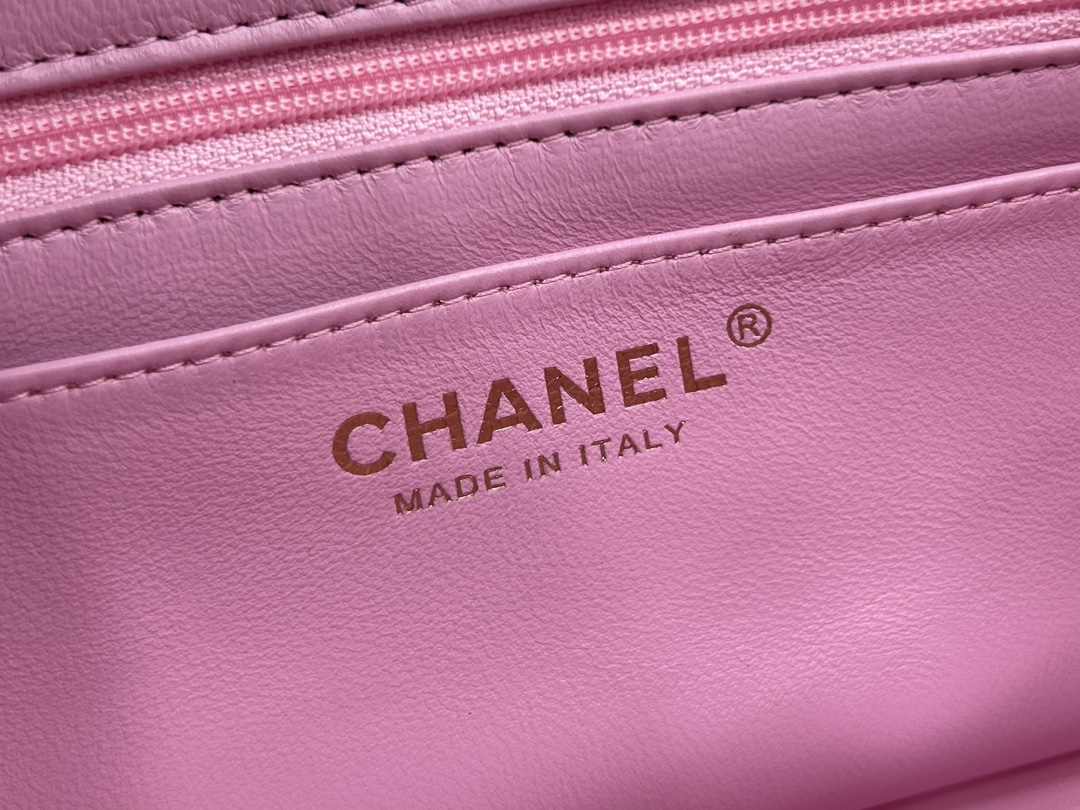 AS2431拼色羊皮Chanel23P最新MiniCFhandle手提包经典菱格口盖包饰以精致经典链子搭