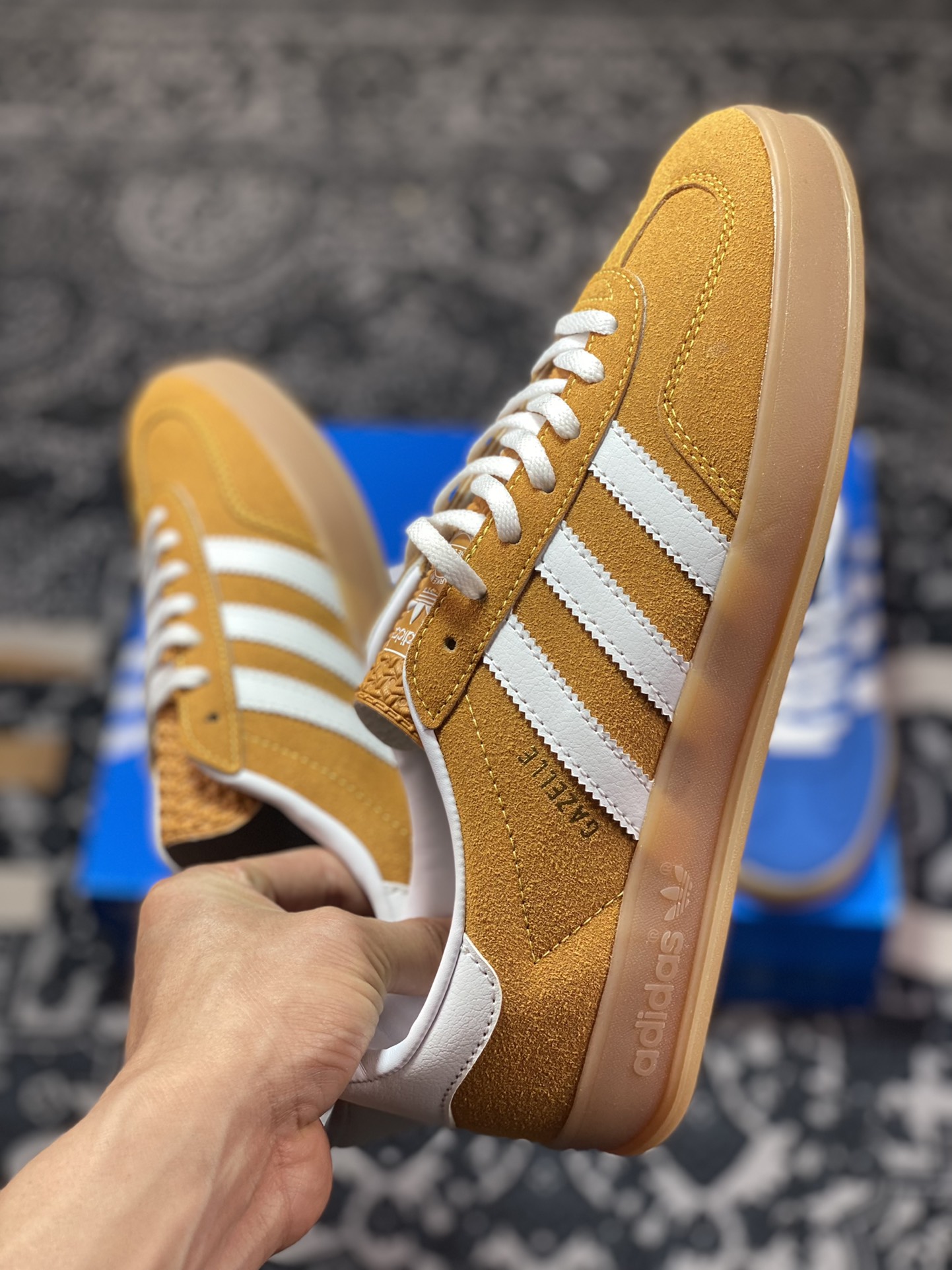 Adidas Gazelle Indoor Trainers low-top sneakers ”Yellowish white rubber sole” HQ8716