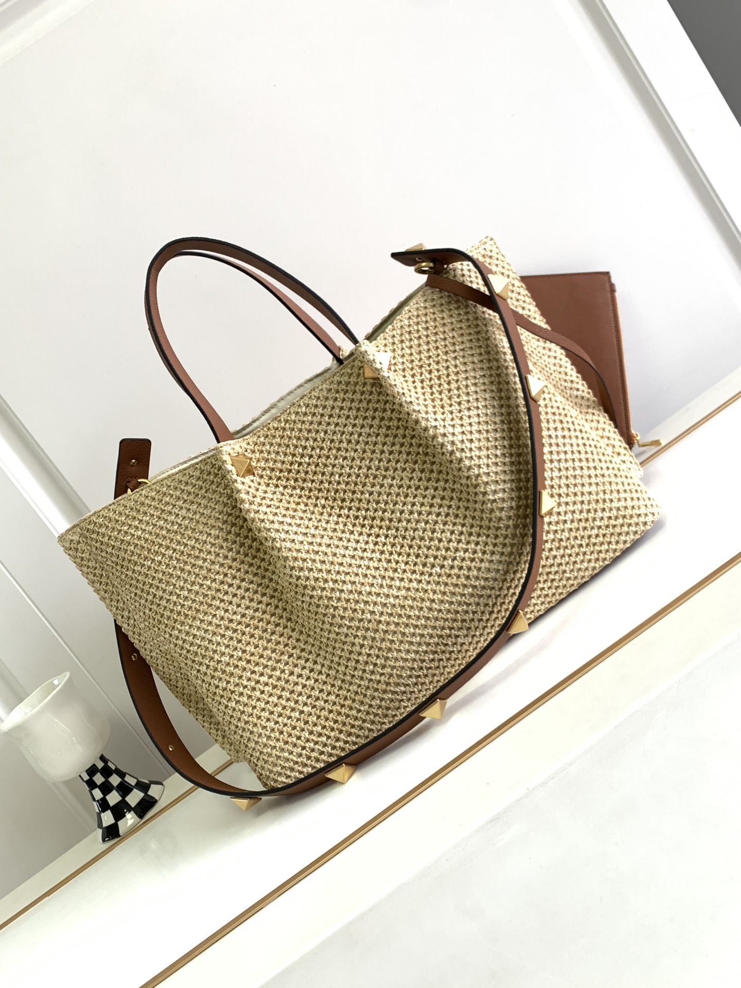 🆕🆕Valent****春夏托特包系列～托特包采用天然拉菲草编织打造，交织形成的空隙营造出清透质感，点缀