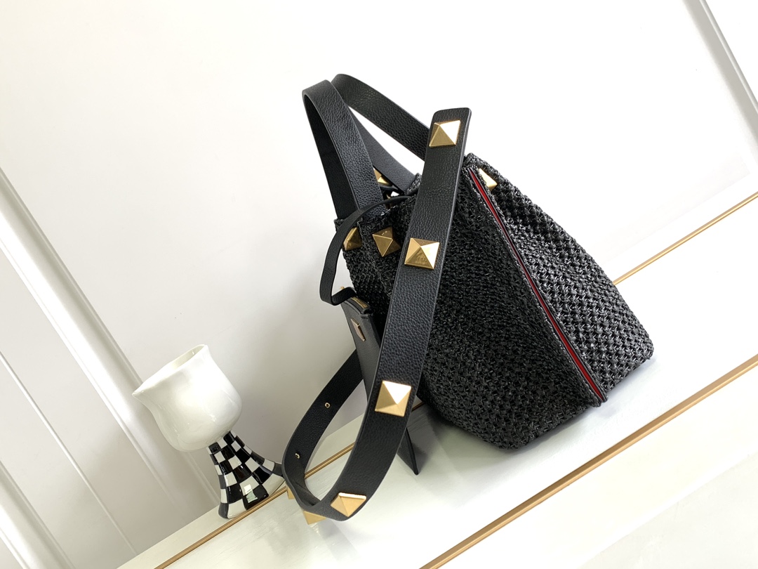 🆕🆕Valent*** 春夏托特包系列～托特包采用天然拉菲草编织打造，交织形成的空隙营造出清透质感，点缀