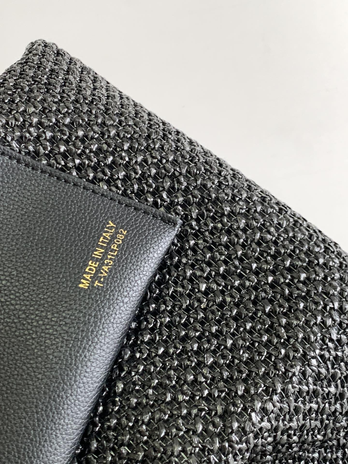 🆕🆕Valent*** 春夏托特包系列～托特包采用天然拉菲草编织打造，交织形成的空隙营造出清透质感，点缀