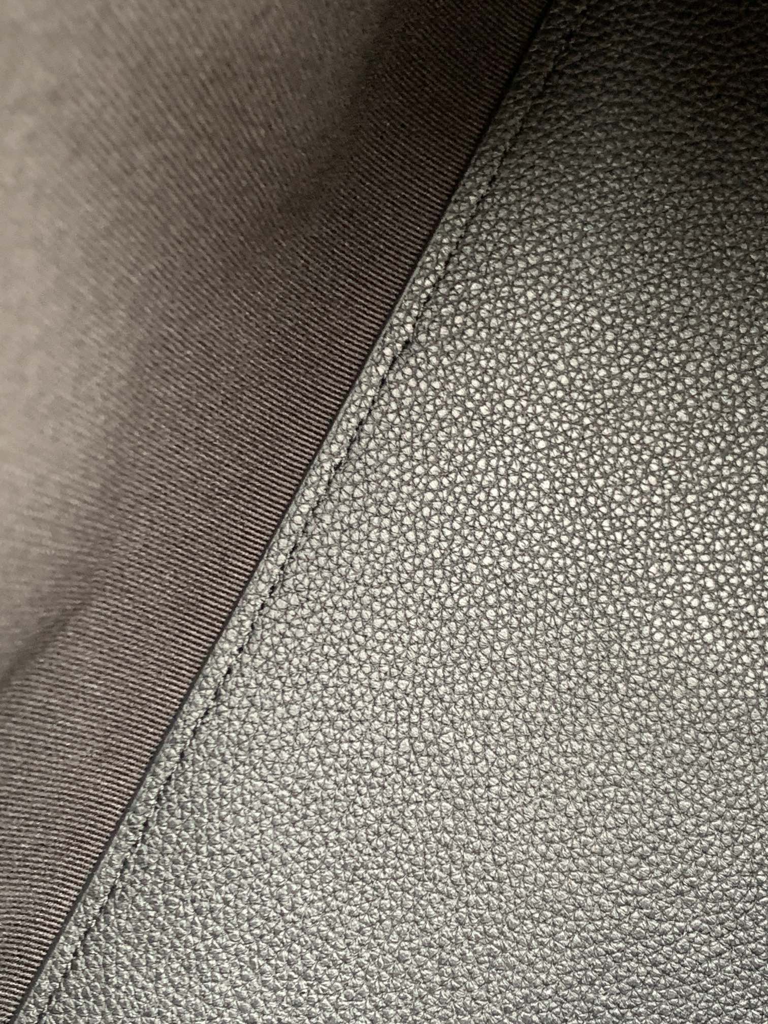 🆕🆕Valent*** 春夏托特包系列～托特包采用天然拉菲草编织打造，交织形成的空隙营造出清透质感，点缀