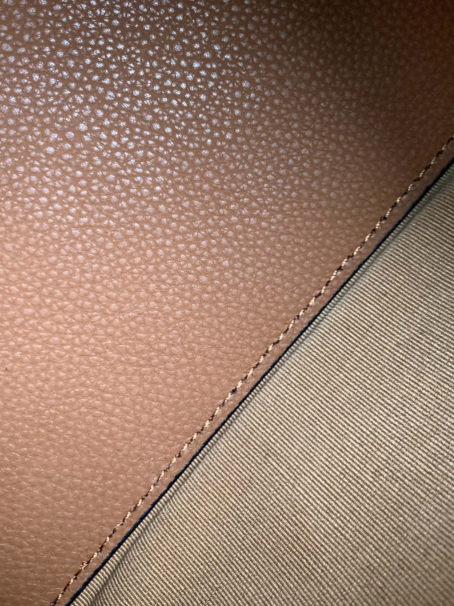 🆕🆕Valent*** 春夏托特包系列～托特包采用天然拉菲草编织打造，交织形成的空隙营造出清透质感，点缀